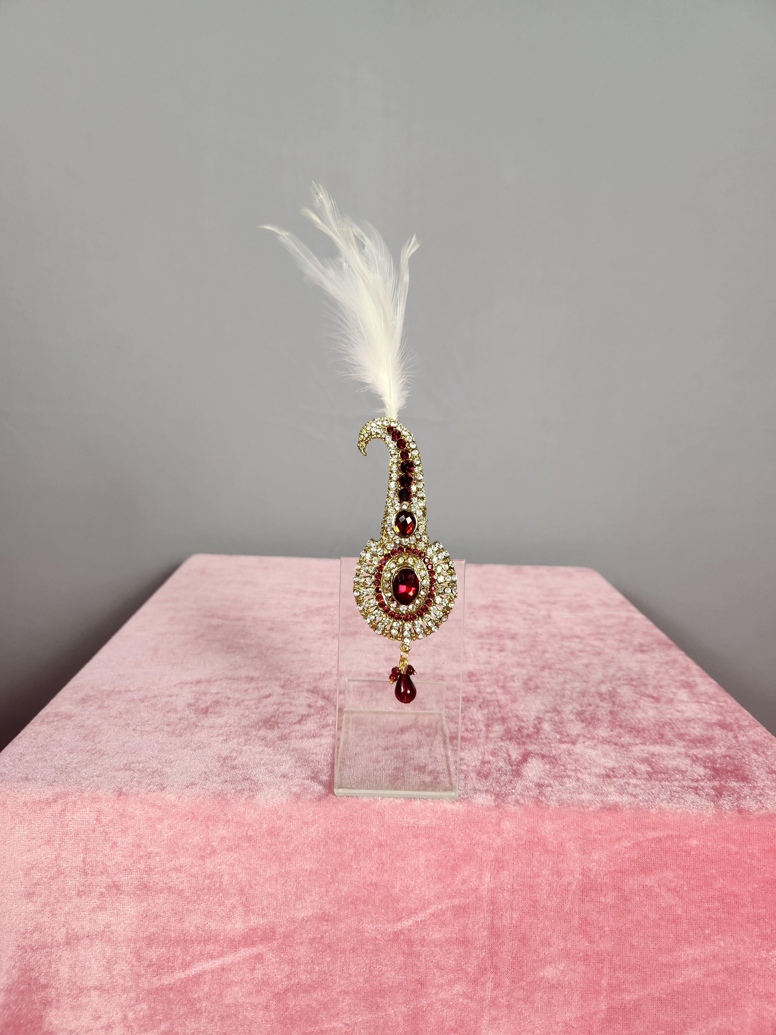 GROOM TURBAN BROOCH WITH RED STONES IN SMALL CIRCLE