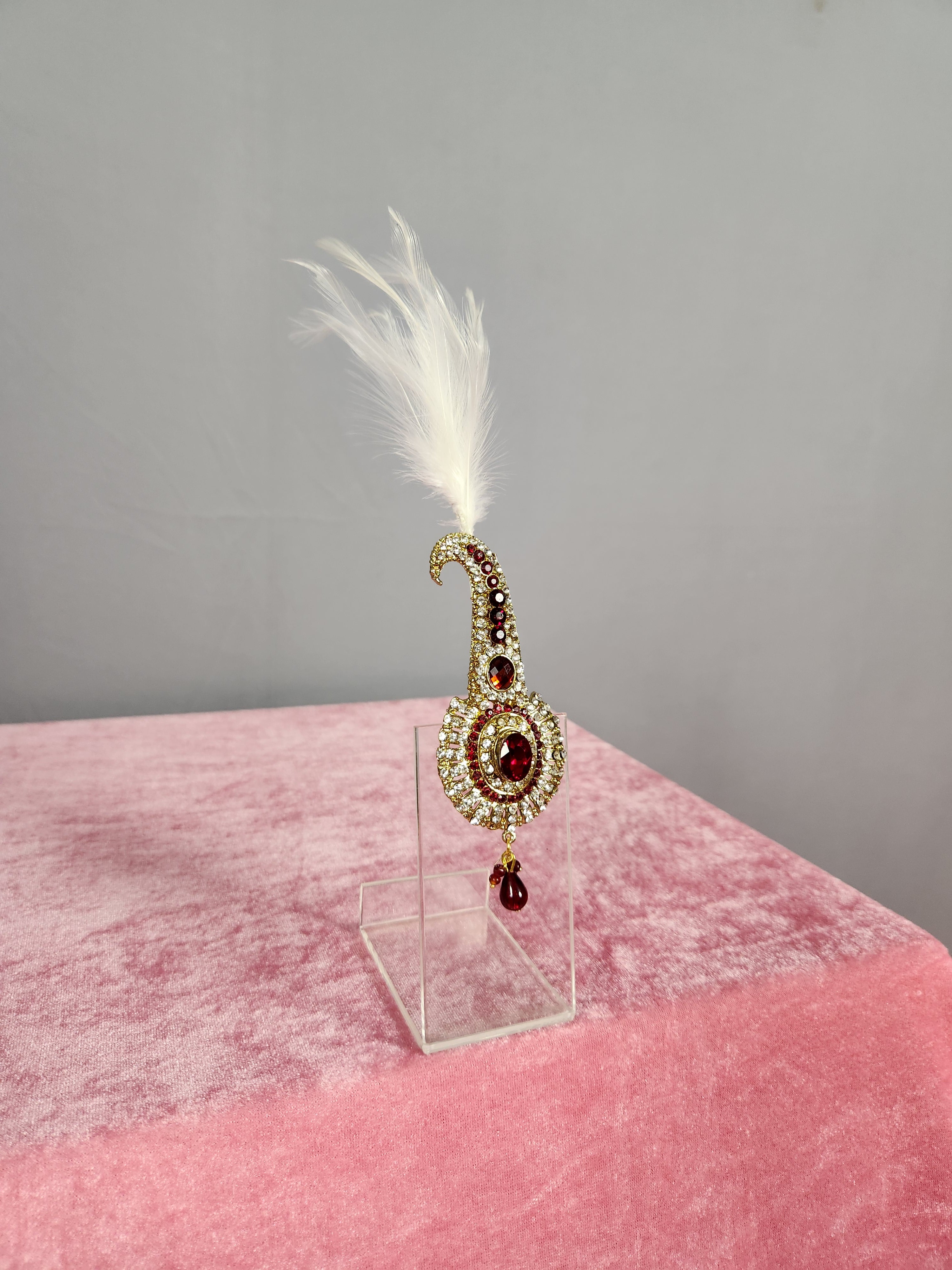 GROOM TURBAN BROOCH WITH RED STONES IN SMALL CIRCLE