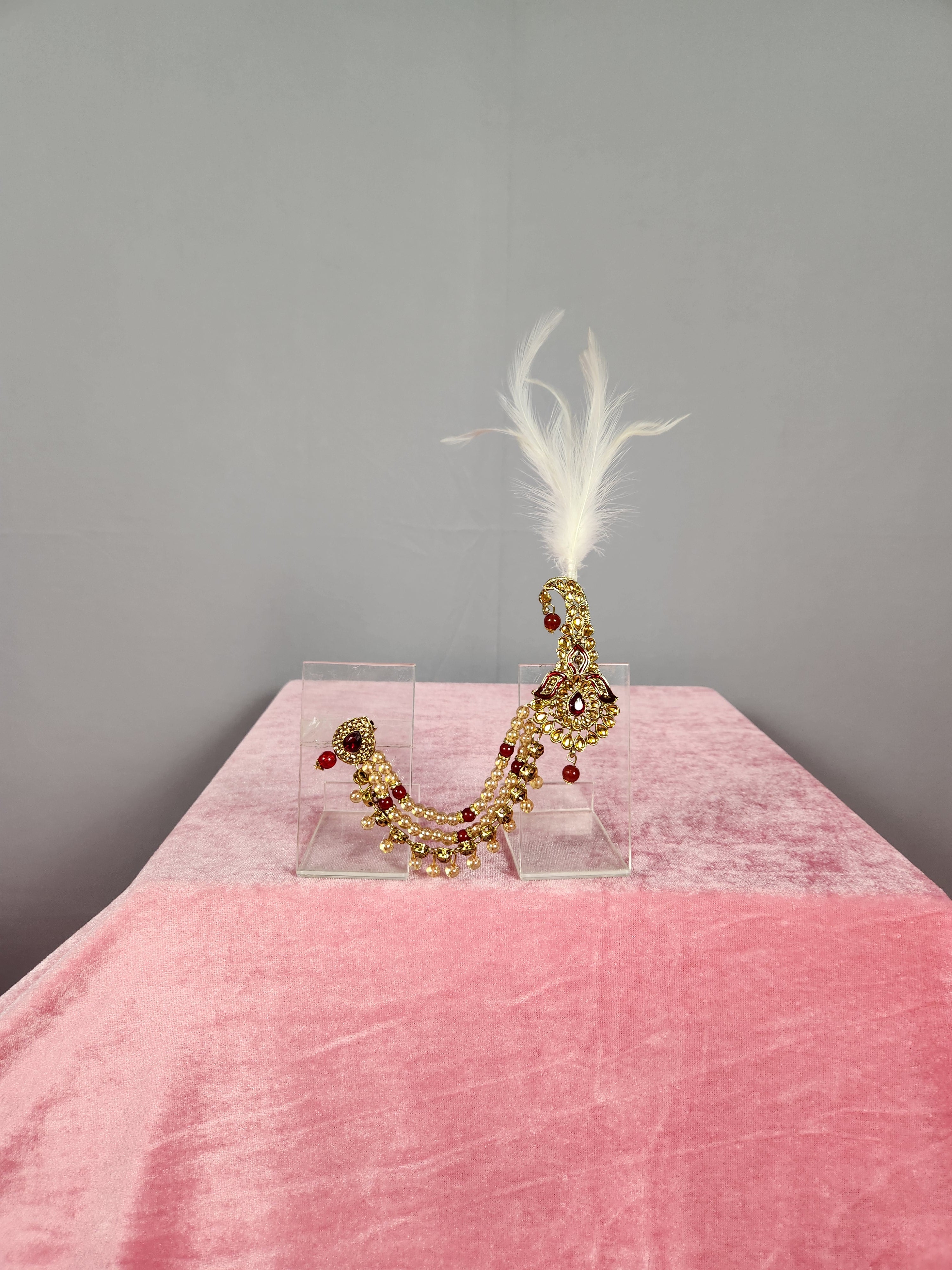 GROOM TURBAN BROOCH WITH CHAIN OF GOLDEN PEARLS