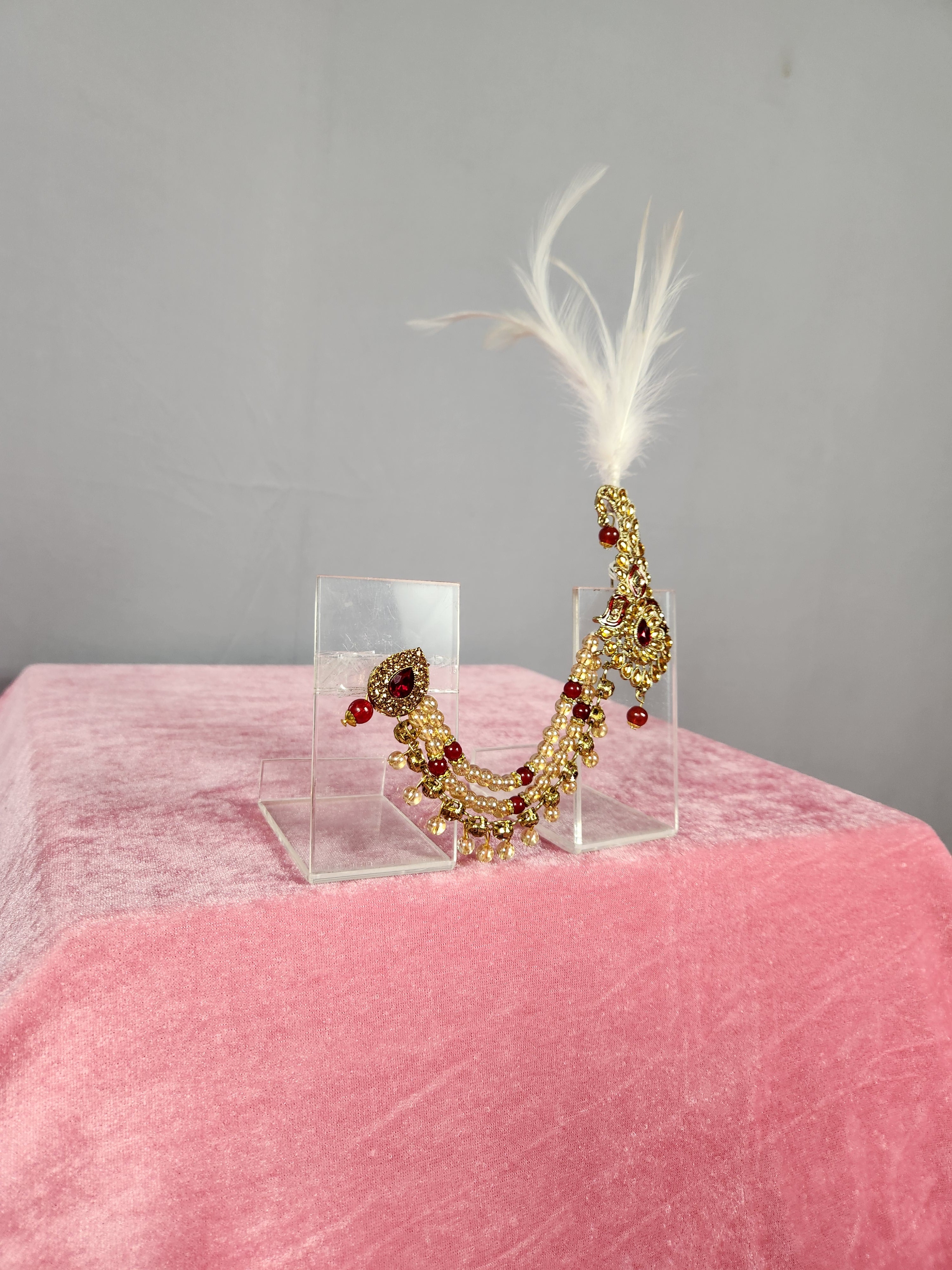 GROOM TURBAN BROOCH WITH CHAIN OF GOLDEN PEARLS