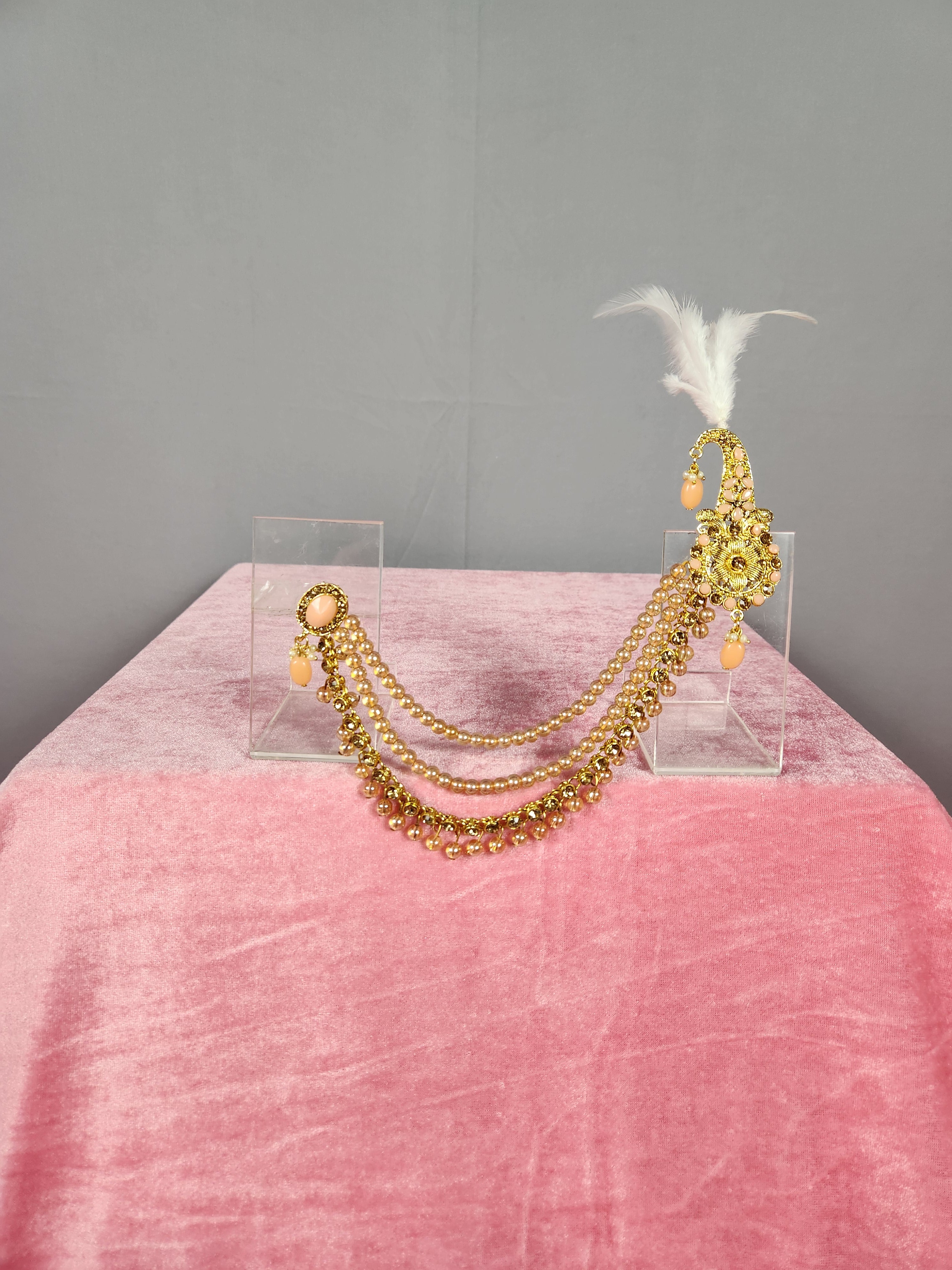 GROOM TURBAN BROOCH WITH GOLDEN STONE CHAIN