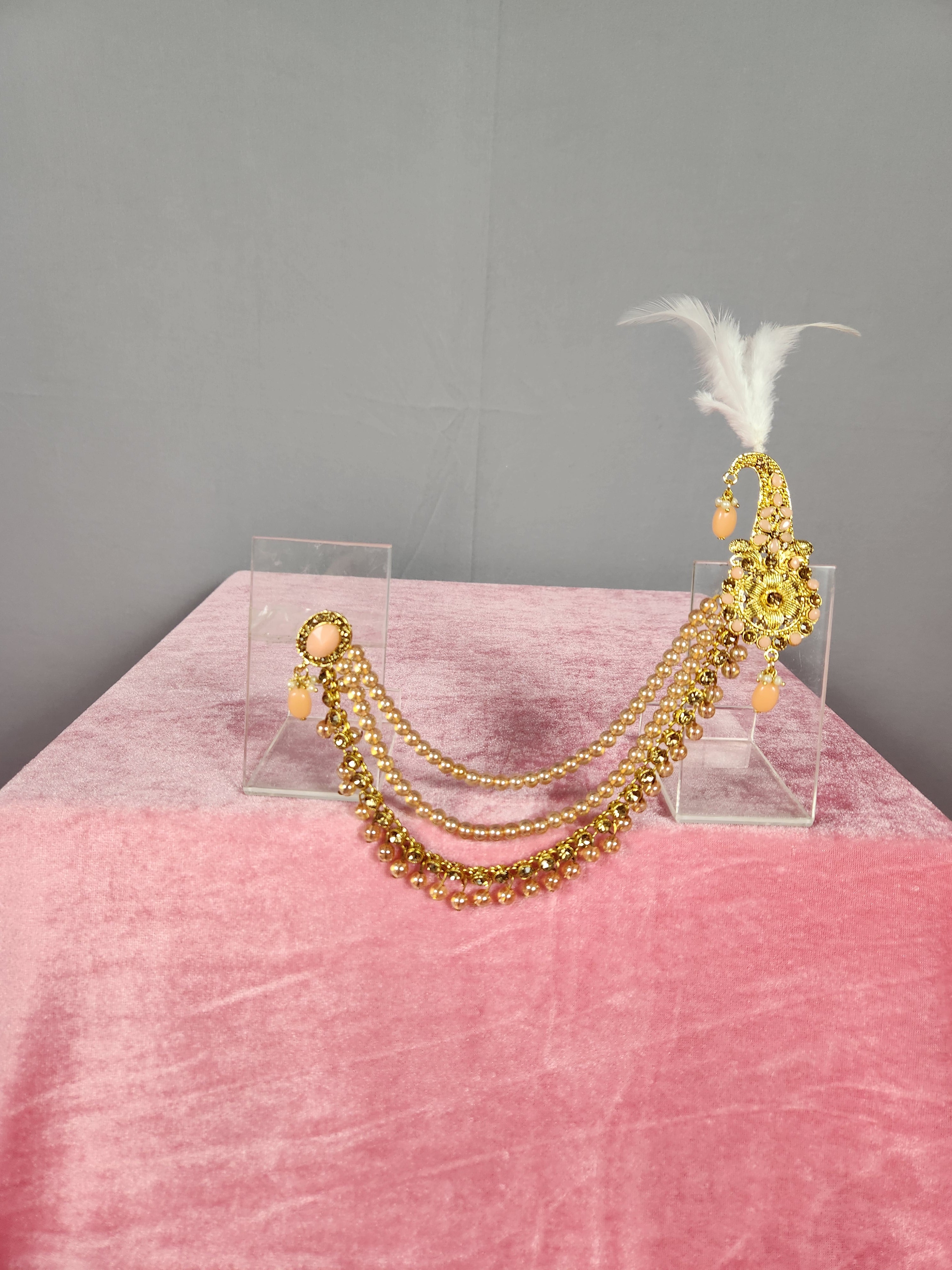 GROOM TURBAN BROOCH WITH GOLDEN STONE CHAIN