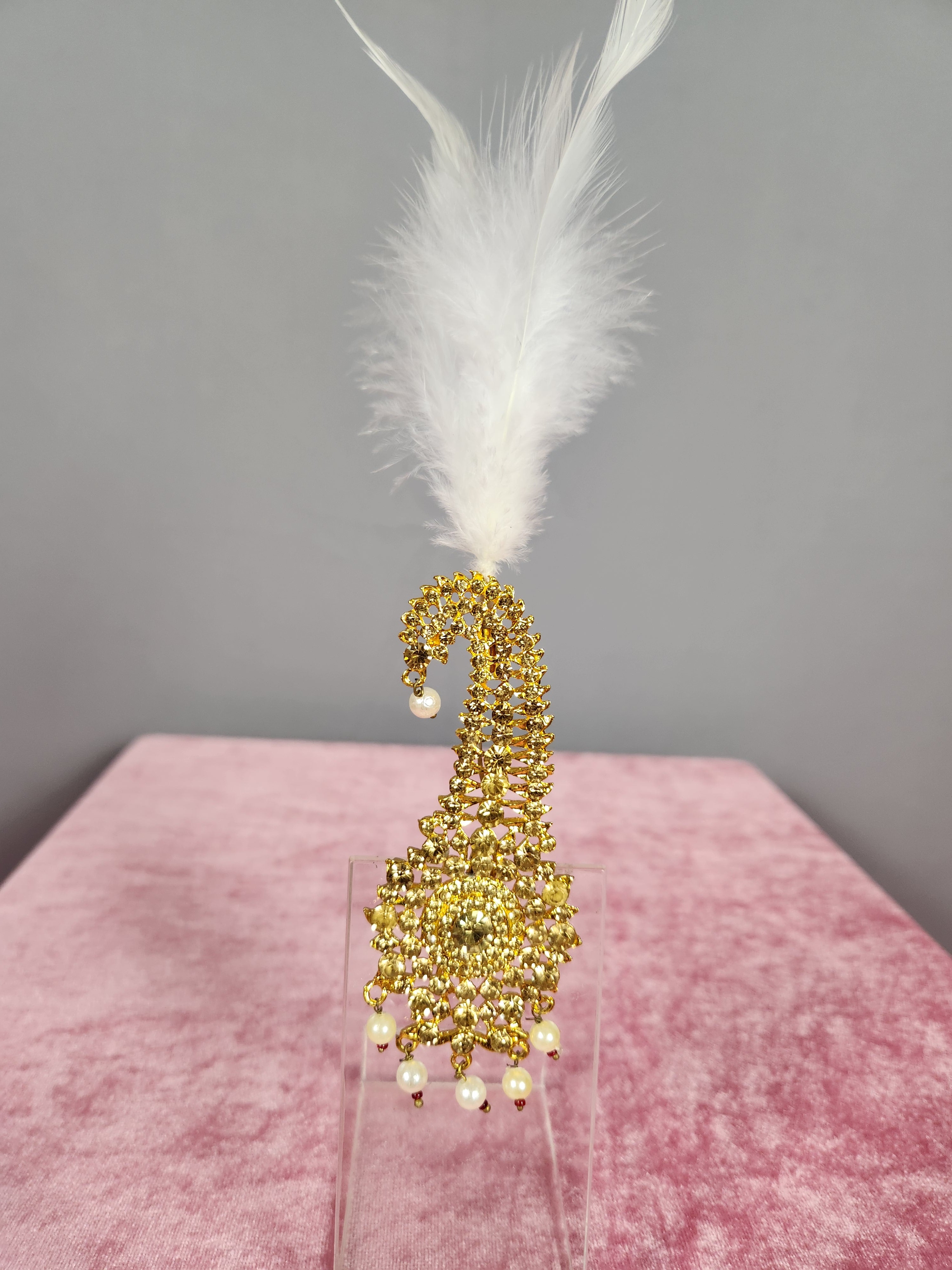 GROOM TURBAN BROOCH WITH GOLDEN STONES