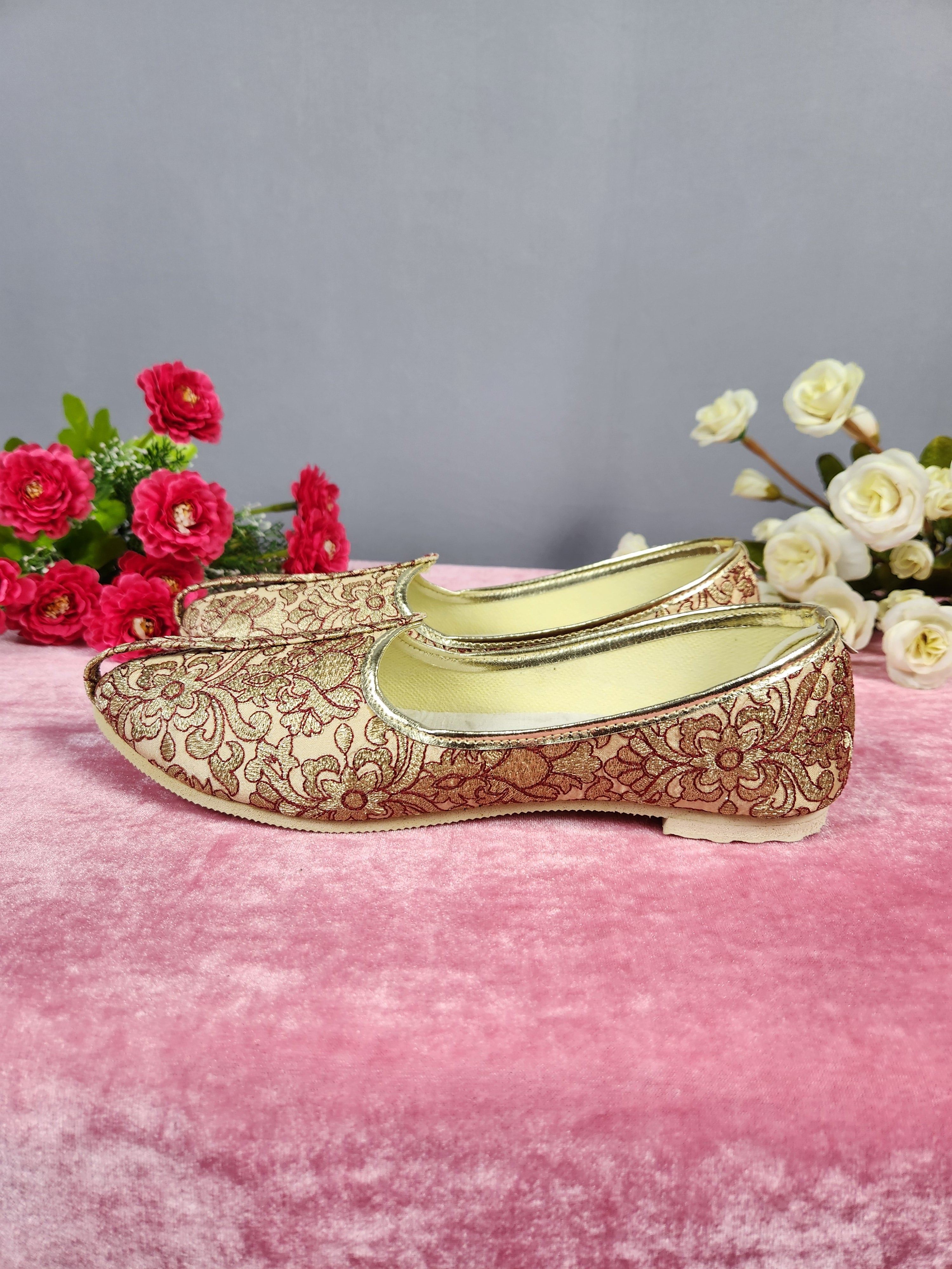Golden Ethnic Shoes for Men – Designer Indian Jutti & Mojari for Wedding