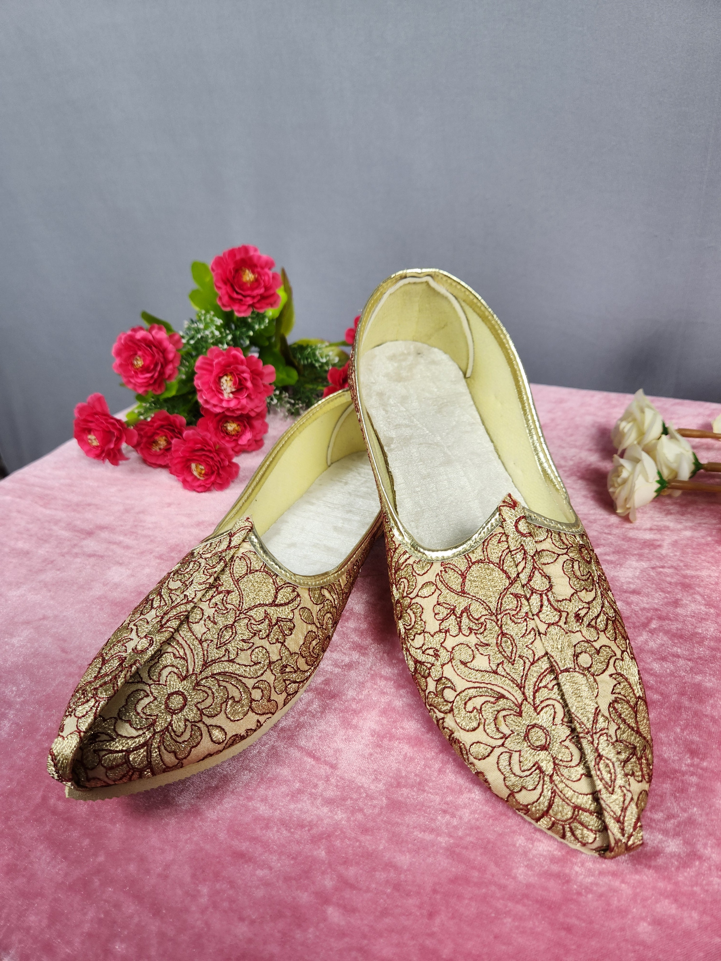 Golden Ethnic Shoes for Men – Designer Indian Jutti & Mojari for Wedding