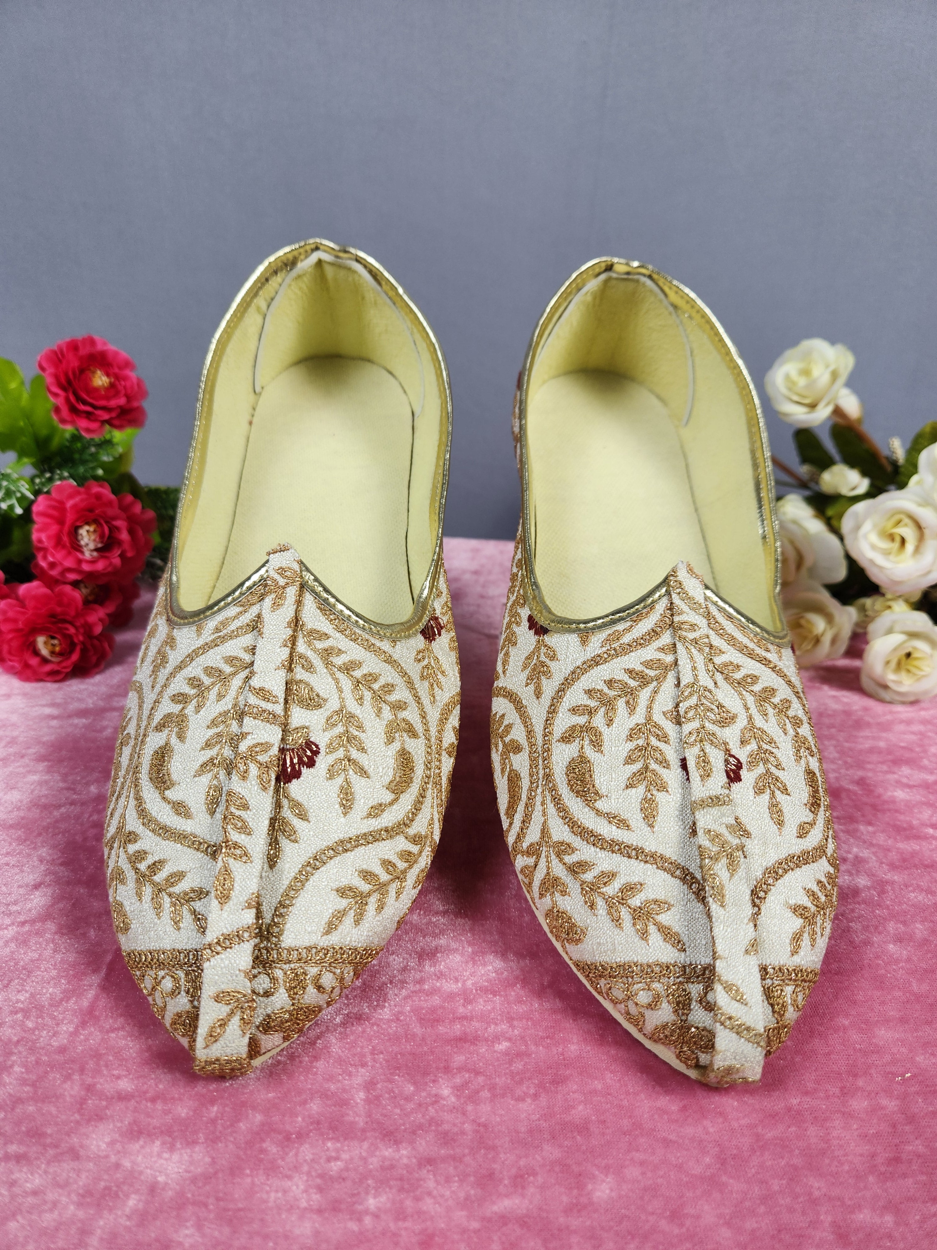 Off-White Ethnic Shoes for Men – Designer Indian Jutti & Mojari for Wedding