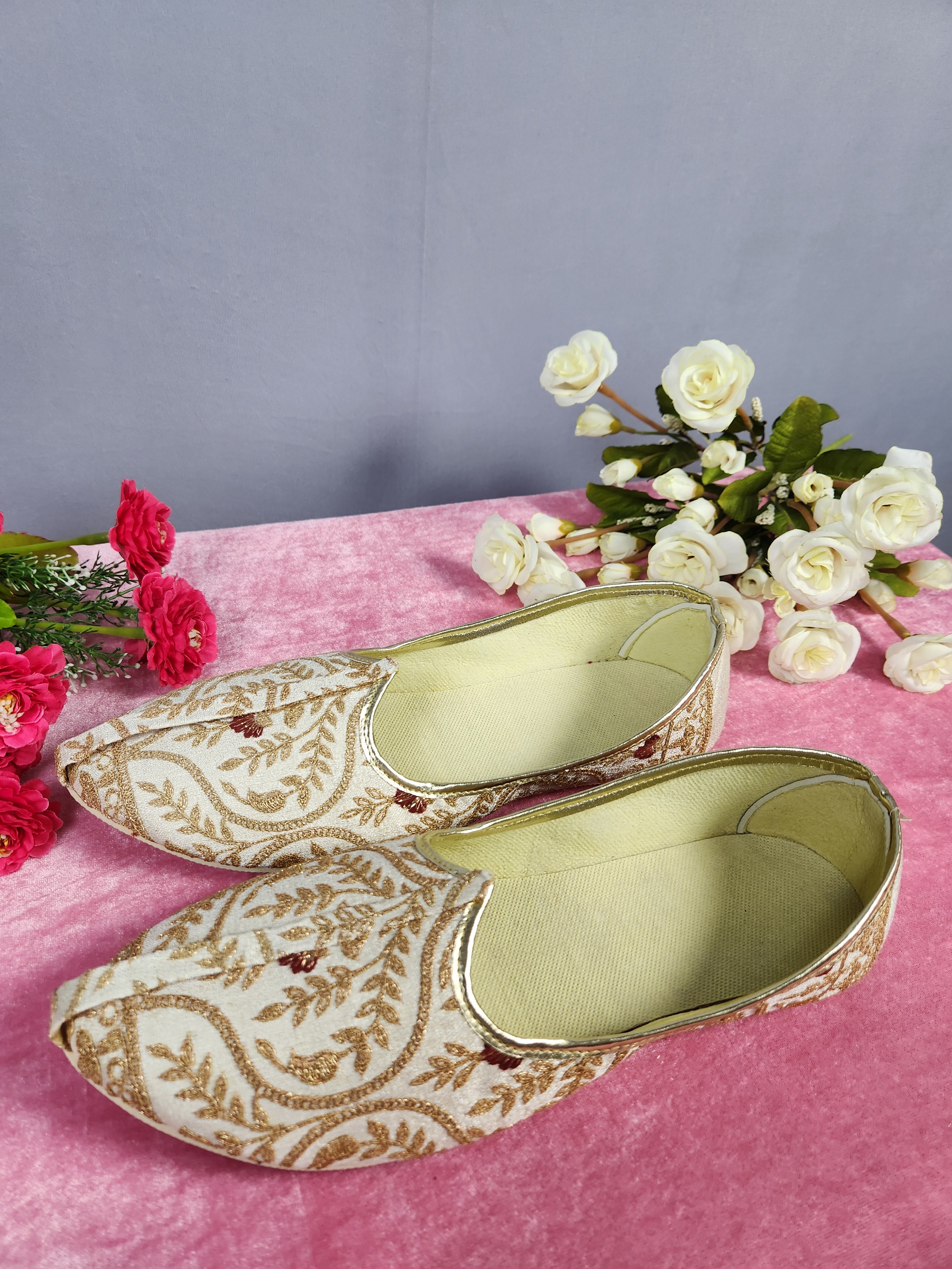 Off-White Ethnic Shoes for Men – Designer Indian Jutti & Mojari for Wedding