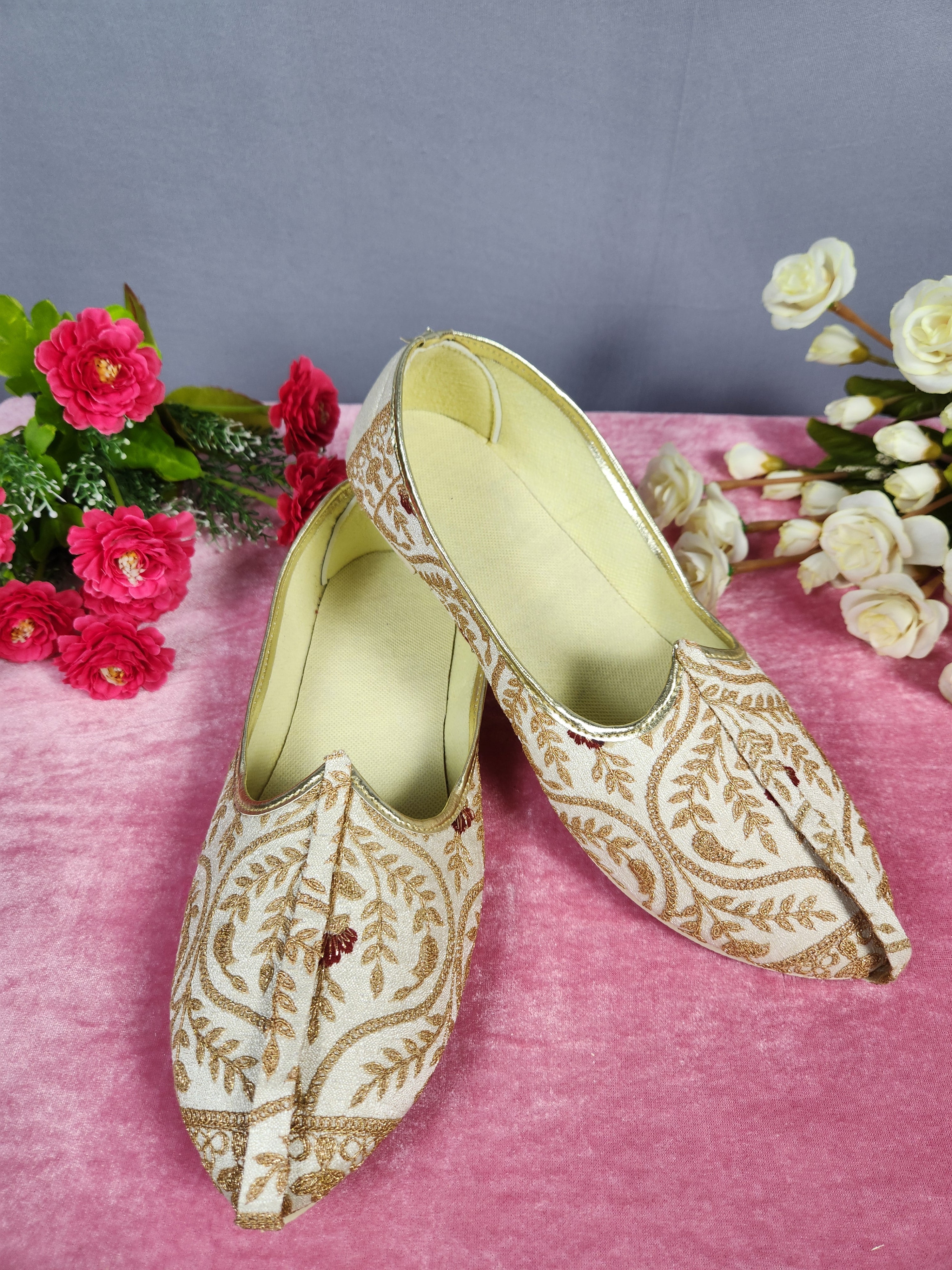 Off-White Ethnic Shoes for Men – Designer Indian Jutti & Mojari for Wedding