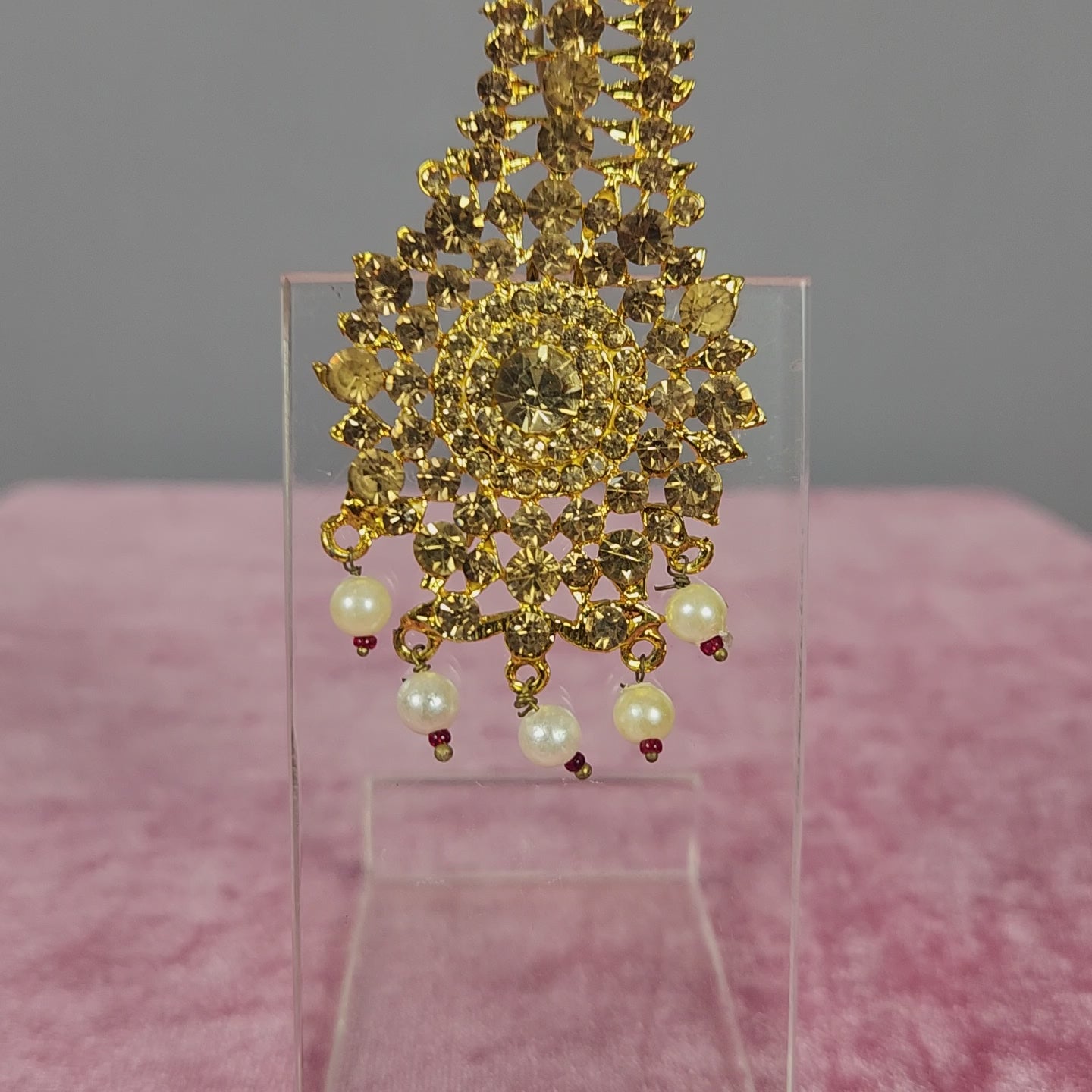 GROOM TURBAN BROOCH WITH GOLDEN STONES