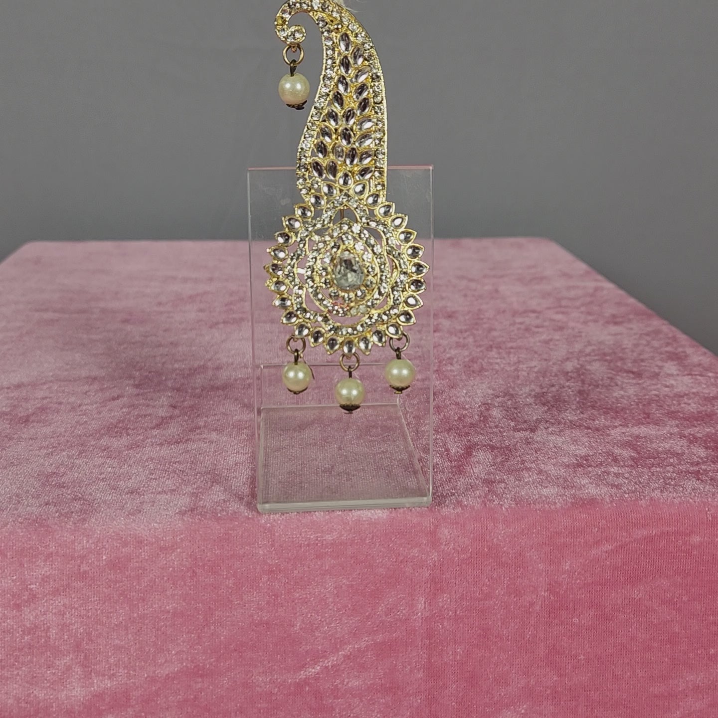 GROOM TURBAN BROOCH WITH WHITE KUNDAN STONES & DIAMONDS