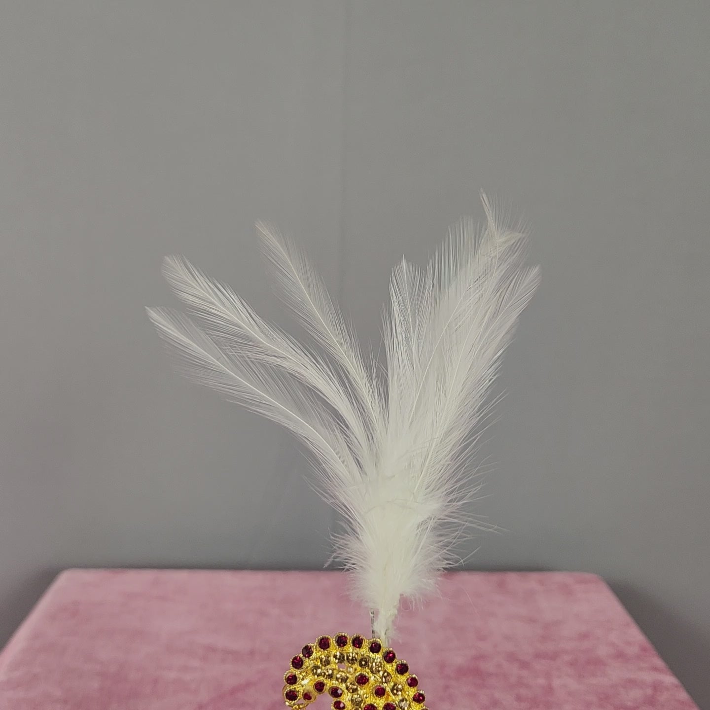 GROOM TURBAN BROOCH WITH RED STONES IN CIRCLE