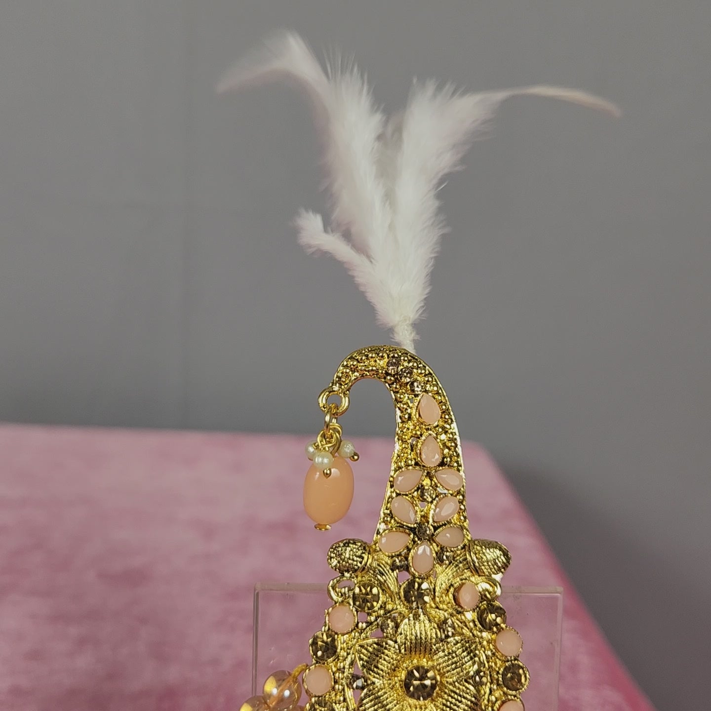 GROOM TURBAN BROOCH WITH GOLDEN STONE CHAIN