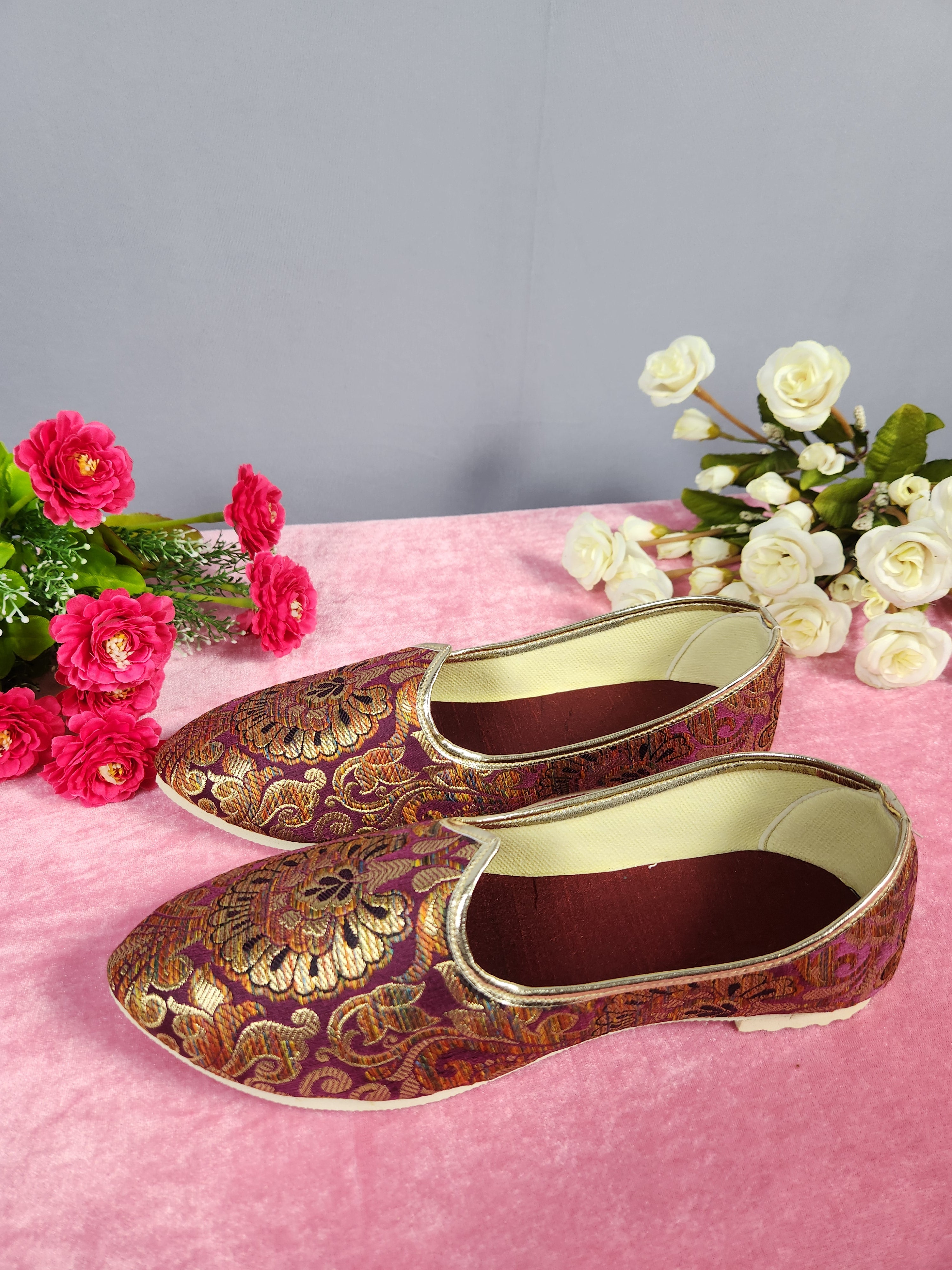 Red Ethnic Shoes for Men – Designer Indian Jutti & Mojari for Wedding