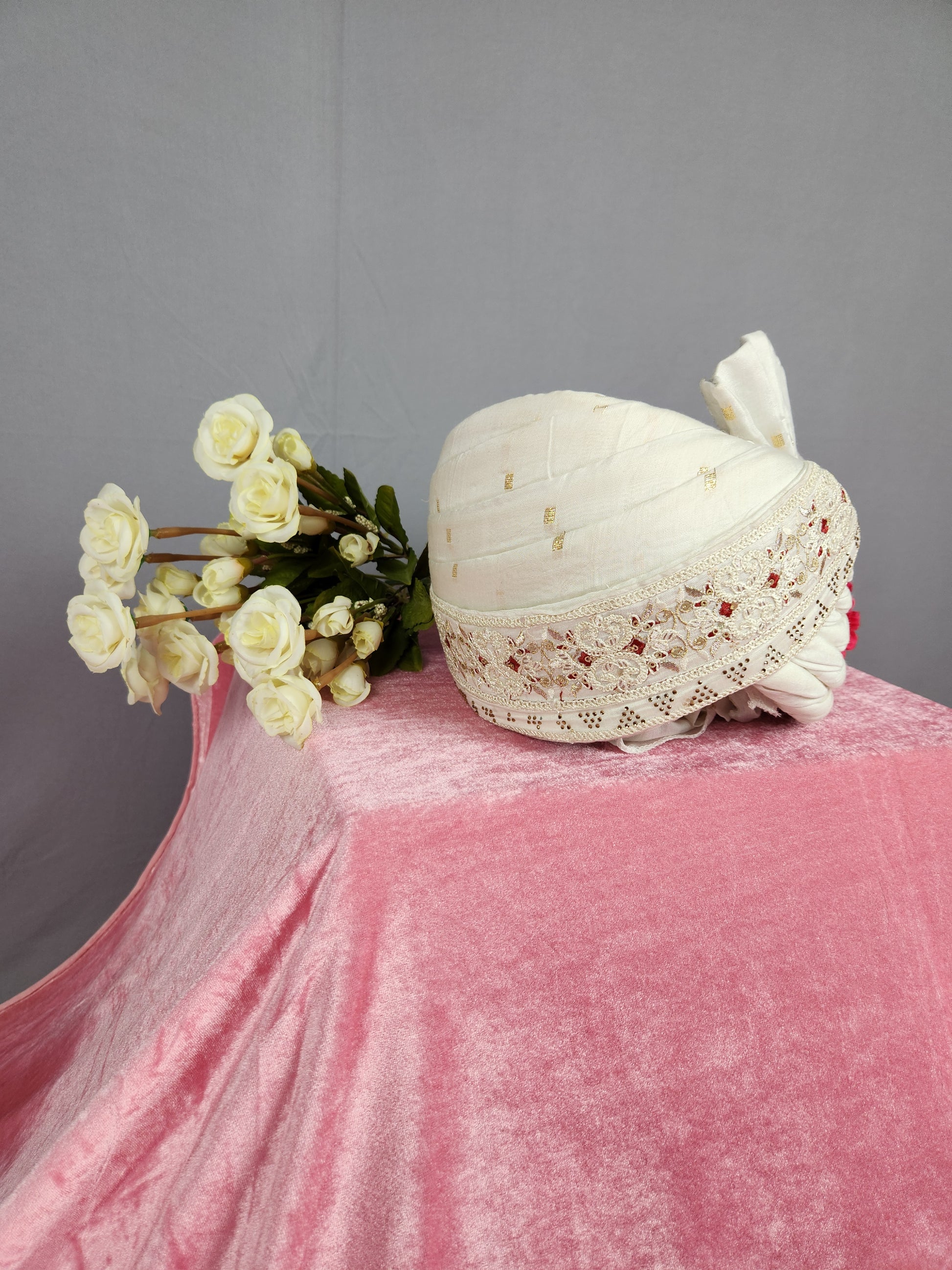 White Groom Turban Shawl Set Red Accent