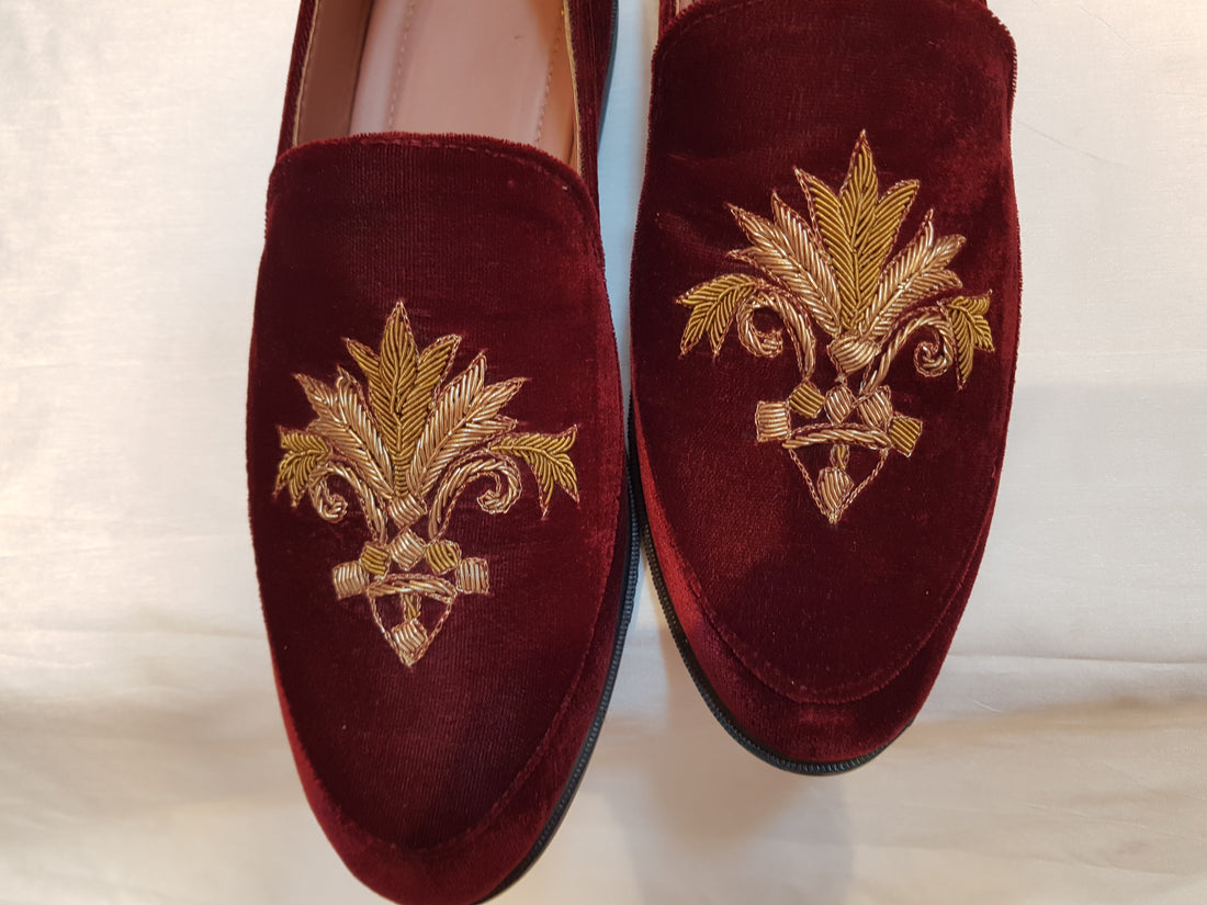 Red Velvet Ethnic Shoes for Men – Designer Indian Jutti & Mojari for Wedding
