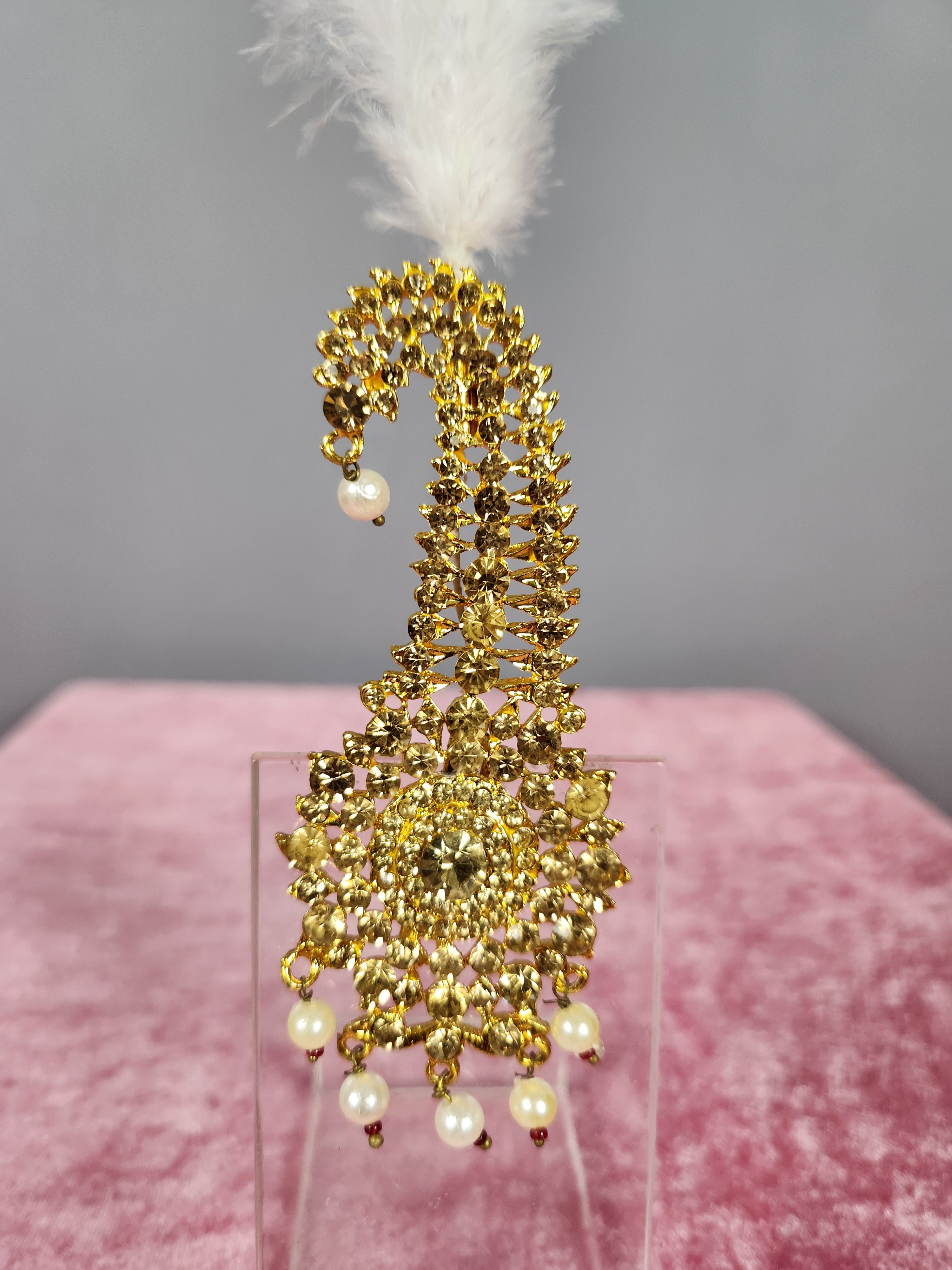 GROOM TURBAN BROOCH WITH GOLDEN STONES