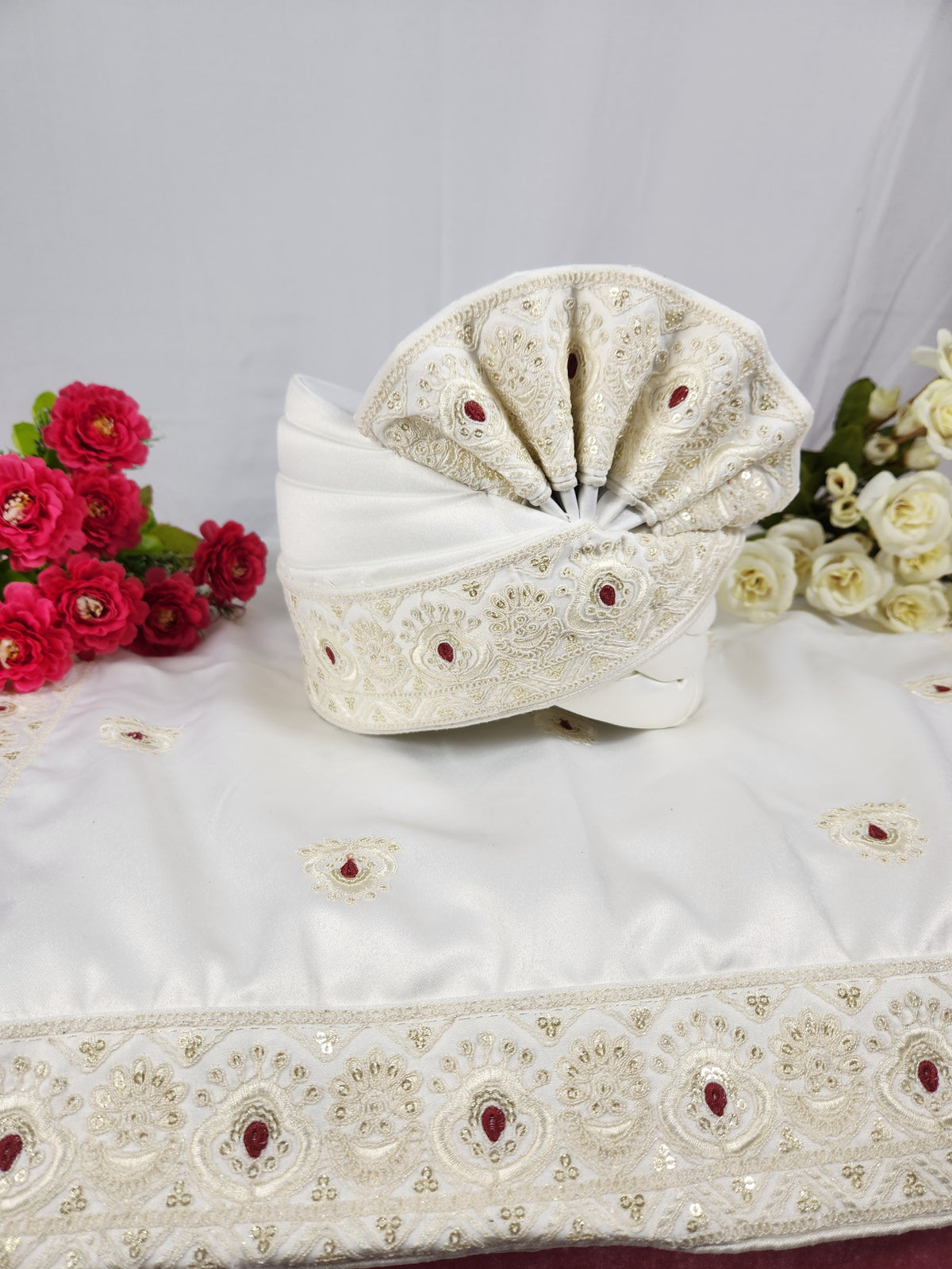 Off White Groom Turban Shawl With Red Touch Up Work | Dupatta Safa Set For Men