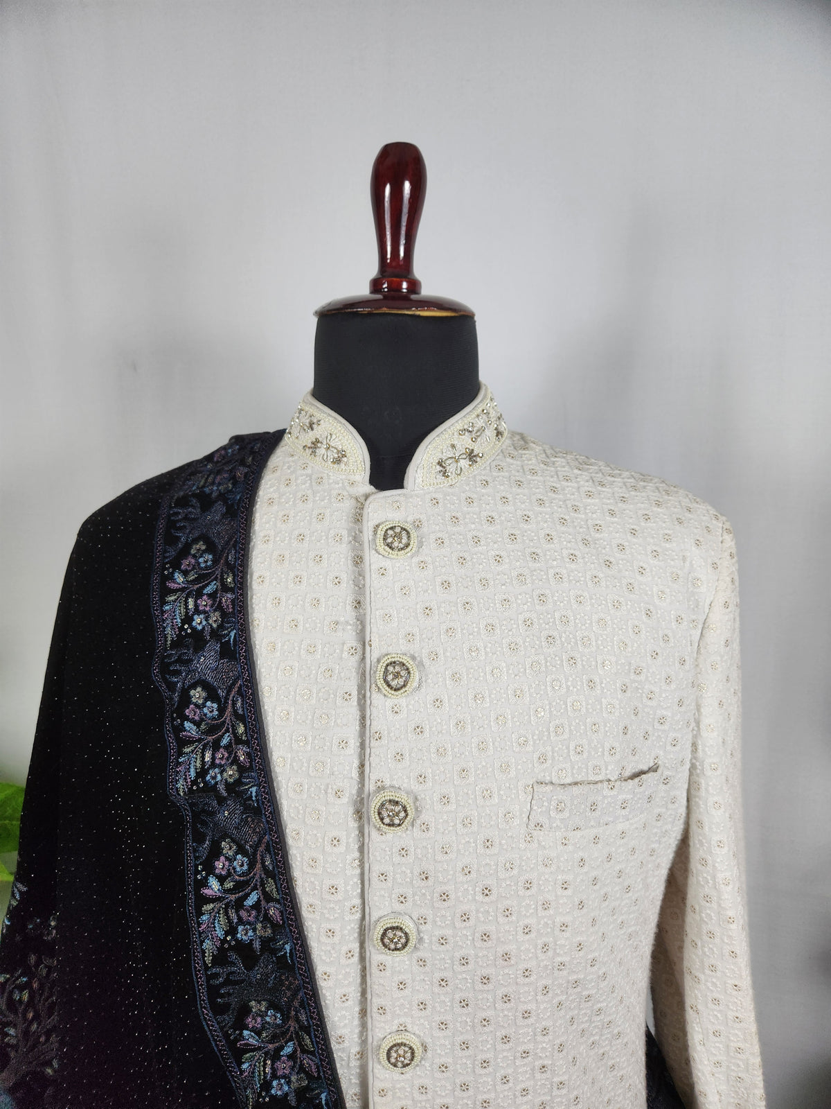 Black Groom Shawl - Scenery Embroidery | Stole For Men