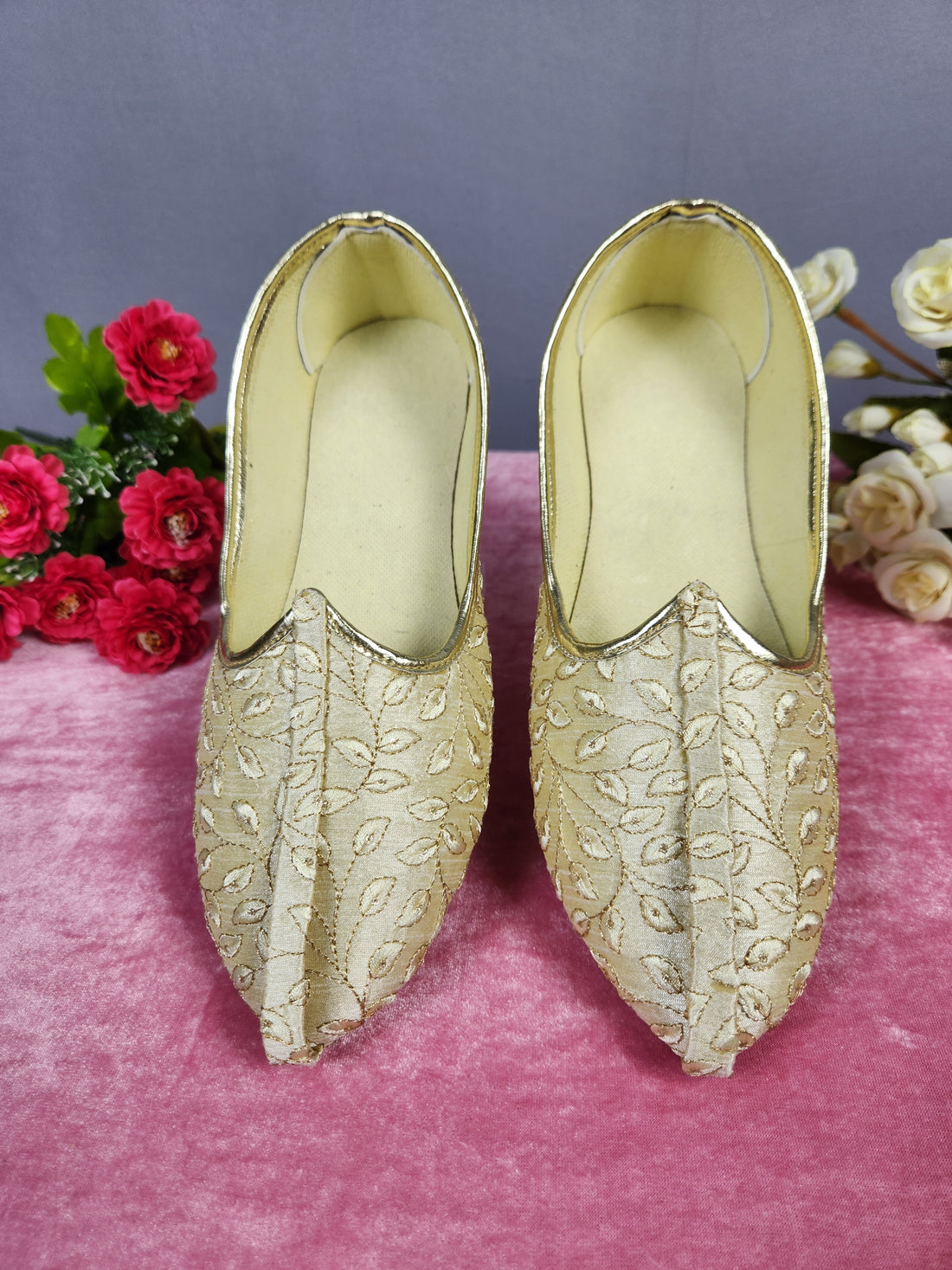 Beige Ethnic Shoes for Men – Designer Indian Jutti & Mojari for Wedding
Beige Ethnic Shoes for Men – Designer Indian Jutti & Mojari for Wedding
