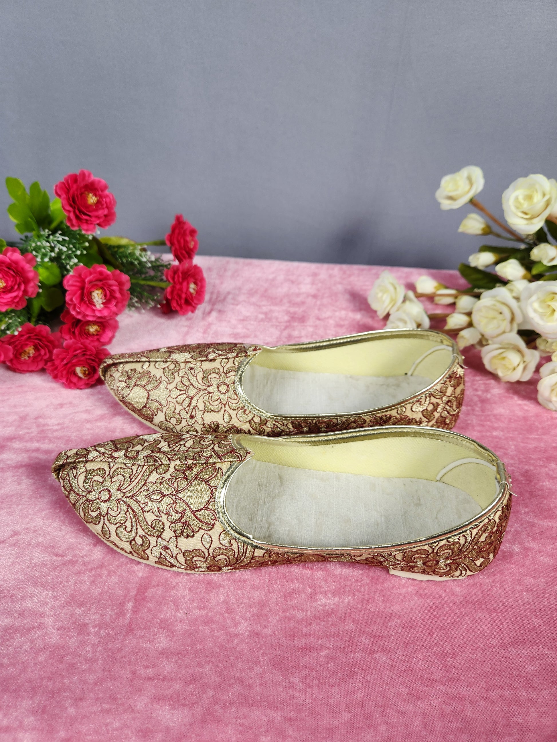 Golden Ethnic Shoes for Men – Designer Indian Jutti & Mojari for Wedding
