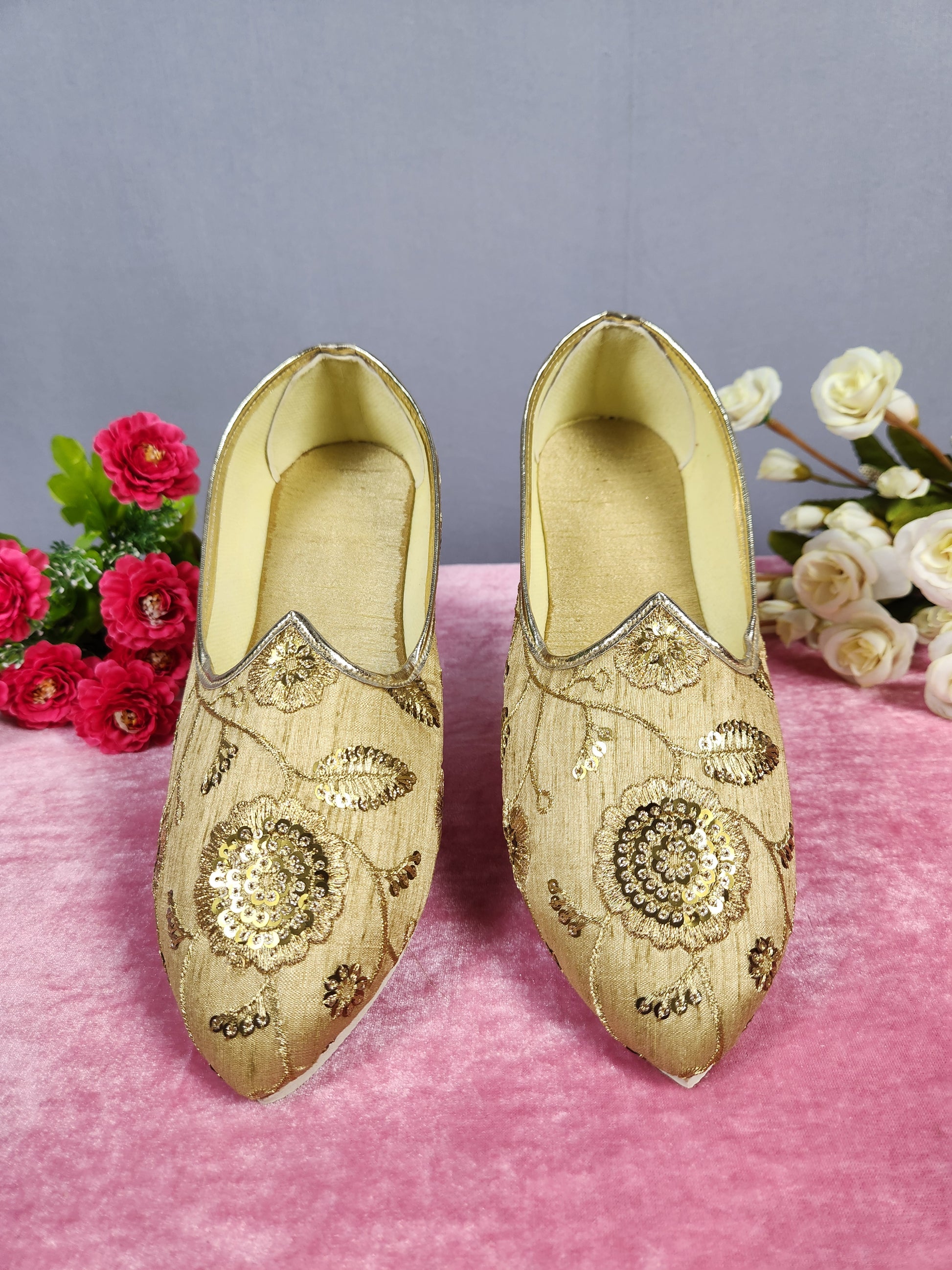 Golden Ethnic Shoes for Men – Designer Indian Jutti & Mojari for Wedding
