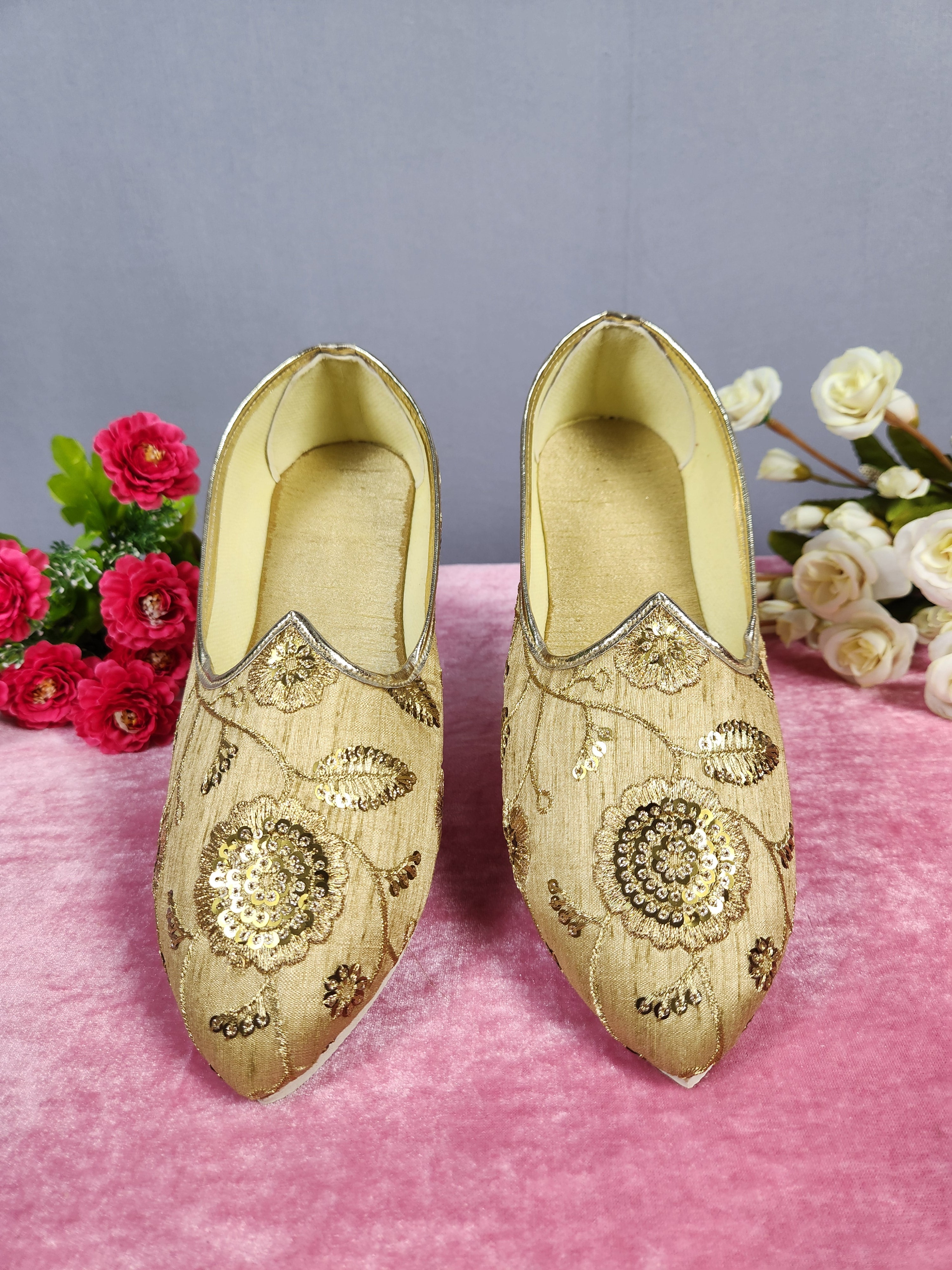 Golden Ethnic Shoes for Men – Designer Indian Jutti & Mojari for Wedding
