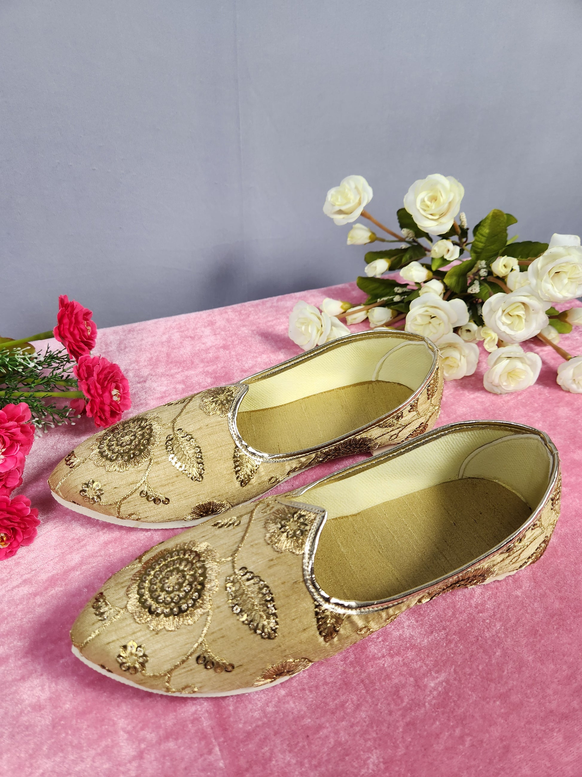 Golden Ethnic Shoes for Men – Designer Indian Jutti & Mojari for Wedding
