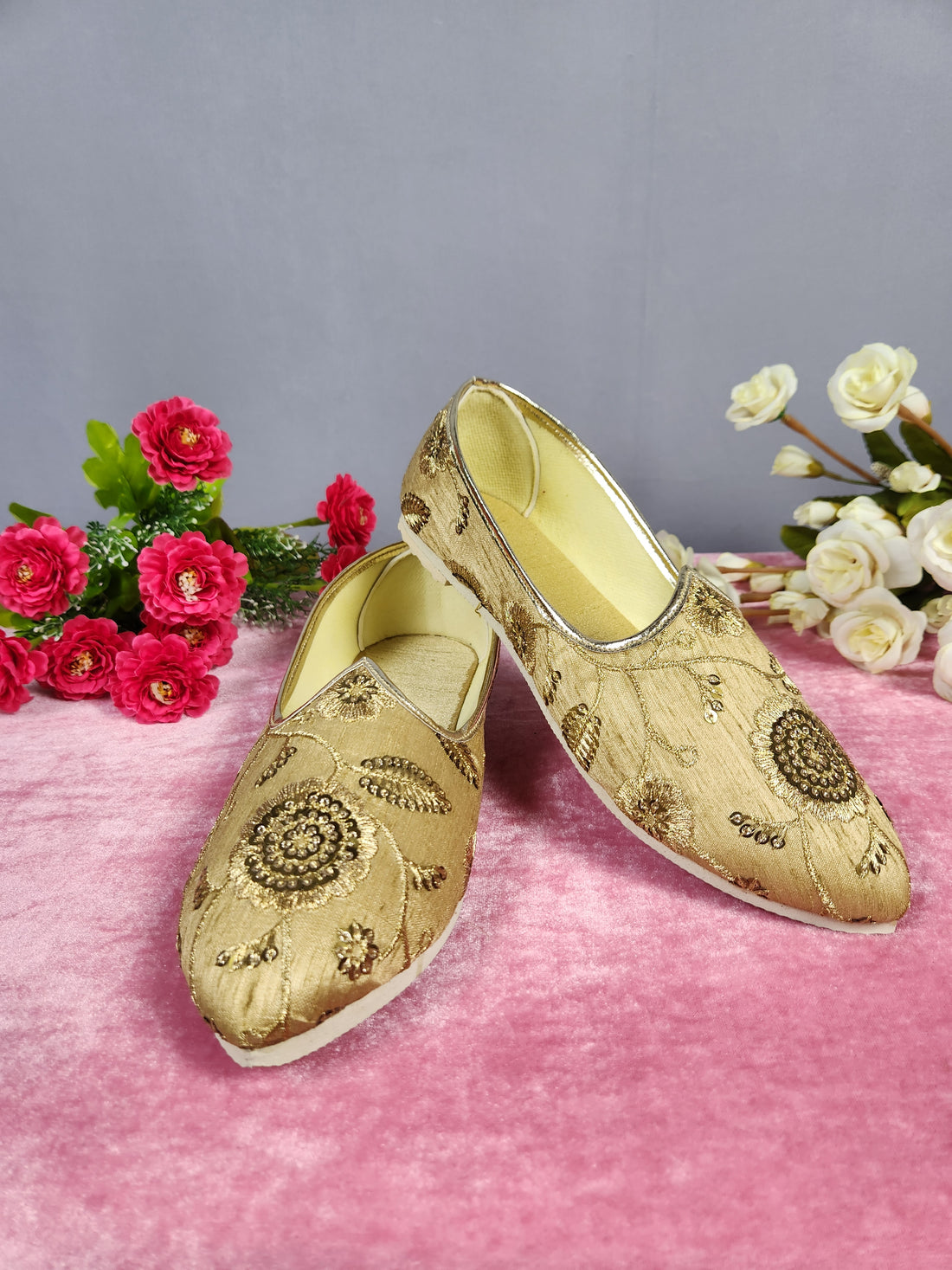 Golden Ethnic Shoes for Men – Designer Indian Jutti & Mojari for Wedding

