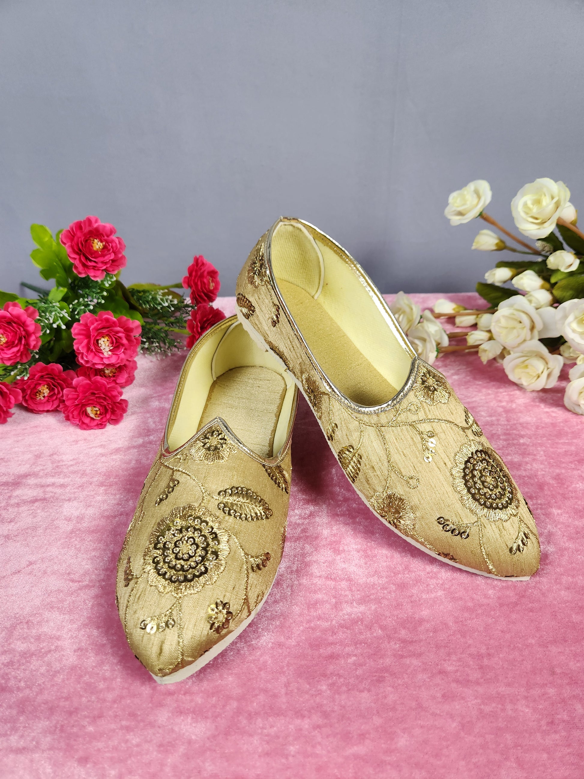 Golden Ethnic Shoes for Men – Designer Indian Jutti & Mojari for Wedding
