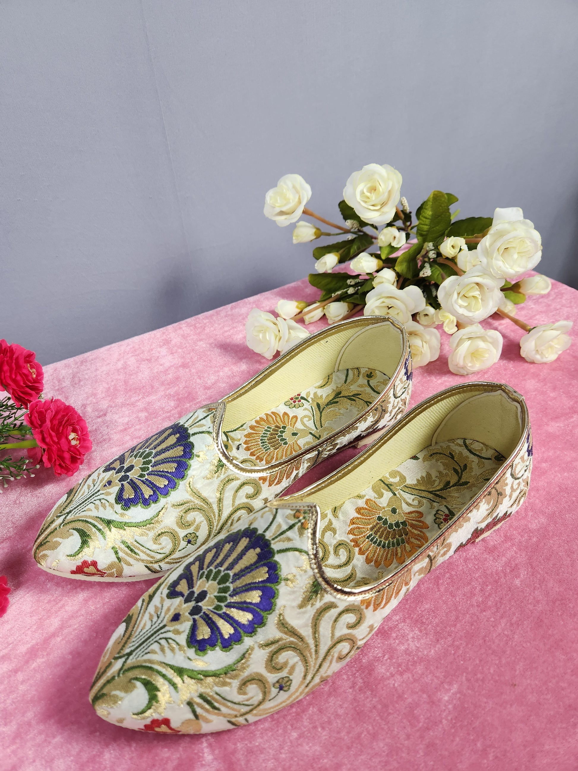White Ethnic Shoes for Men – Designer Indian Jutti & Mojari for Wedding
