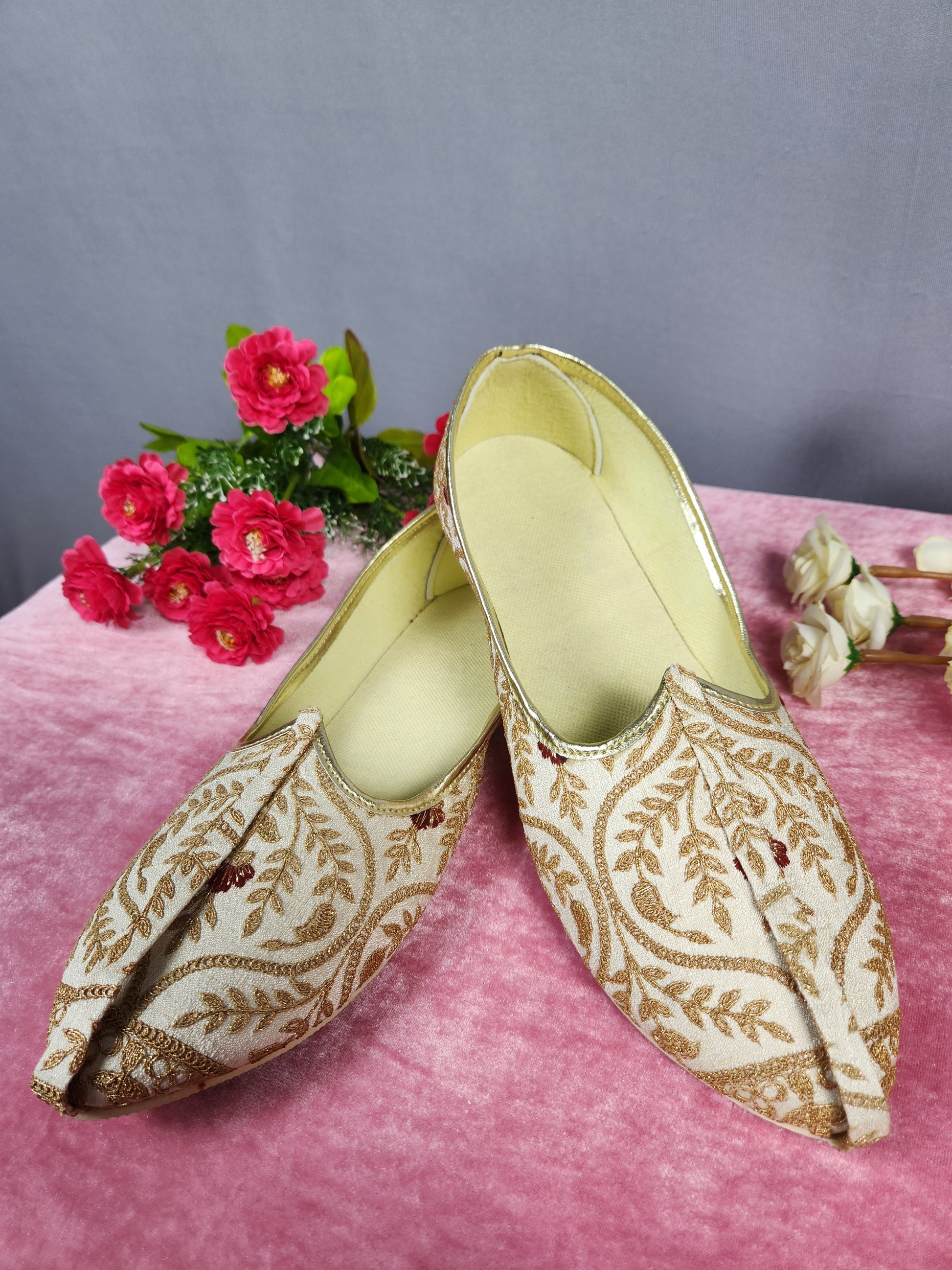 Off-White Ethnic Shoes for Men – Designer Indian Jutti & Mojari for Wedding
