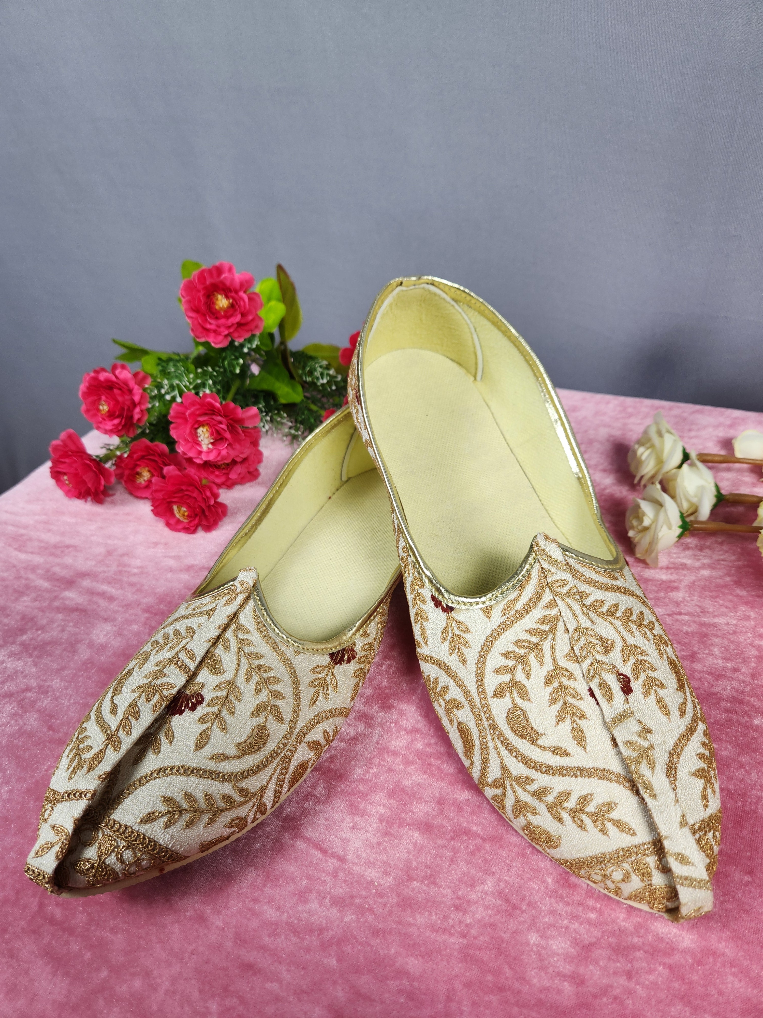 Off-White Ethnic Shoes for Men – Designer Indian Jutti & Mojari for Wedding
