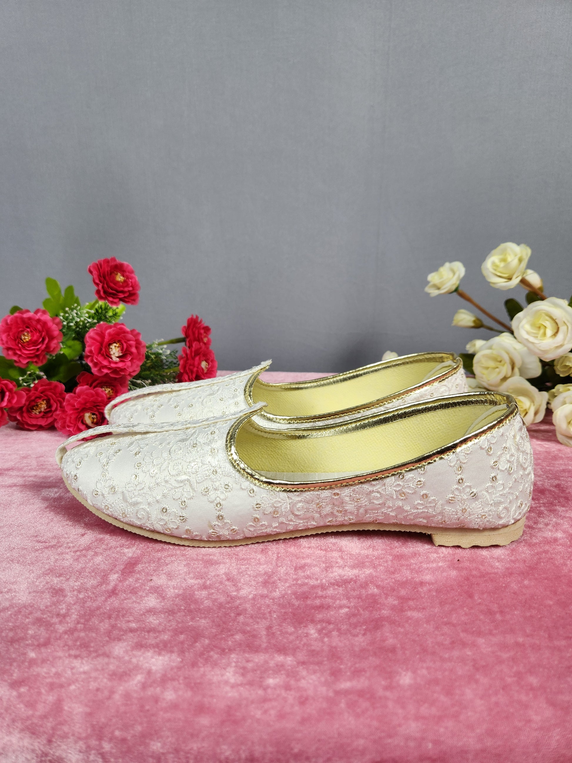 White Ethnic Shoes for Men – Designer Indian Jutti & Mojari for Wedding
