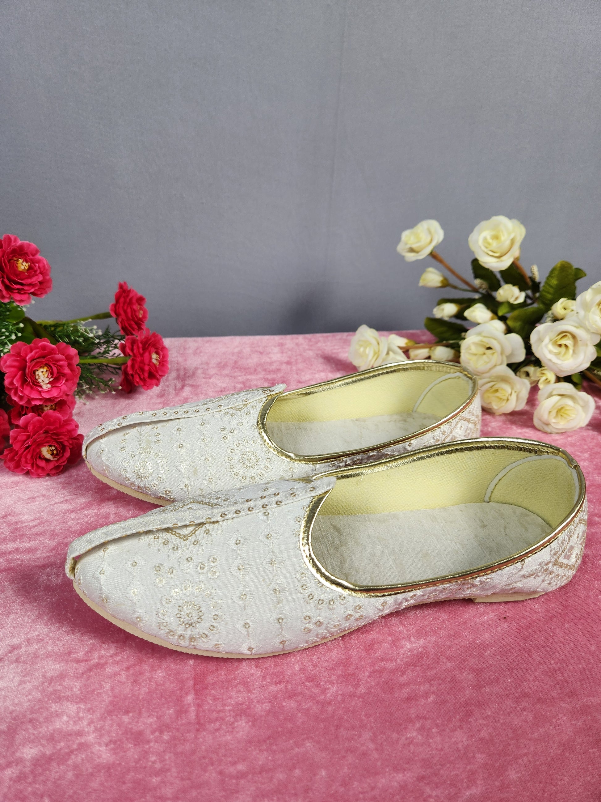 White Ethnic Shoes for Men – Designer Indian Jutti & Mojari for Wedding
