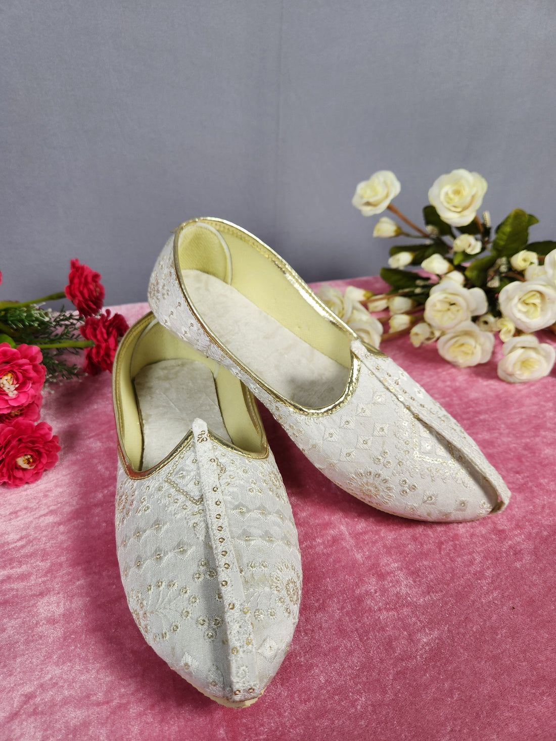 White Ethnic Shoes for Men – Designer Indian Jutti & Mojari for Wedding
