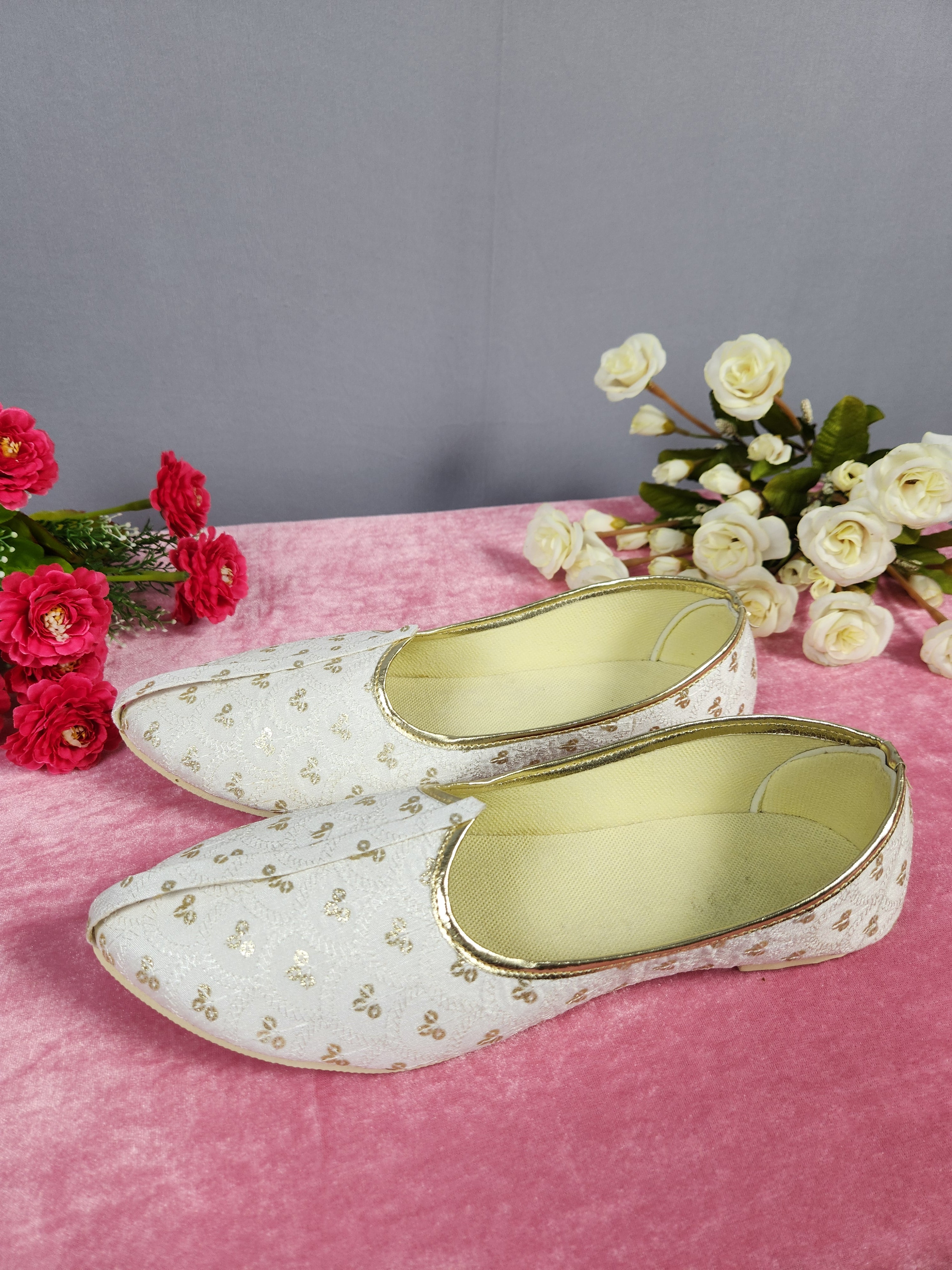 White Ethnic Shoes for Men – Designer Indian Jutti & Mojari for Wedding
