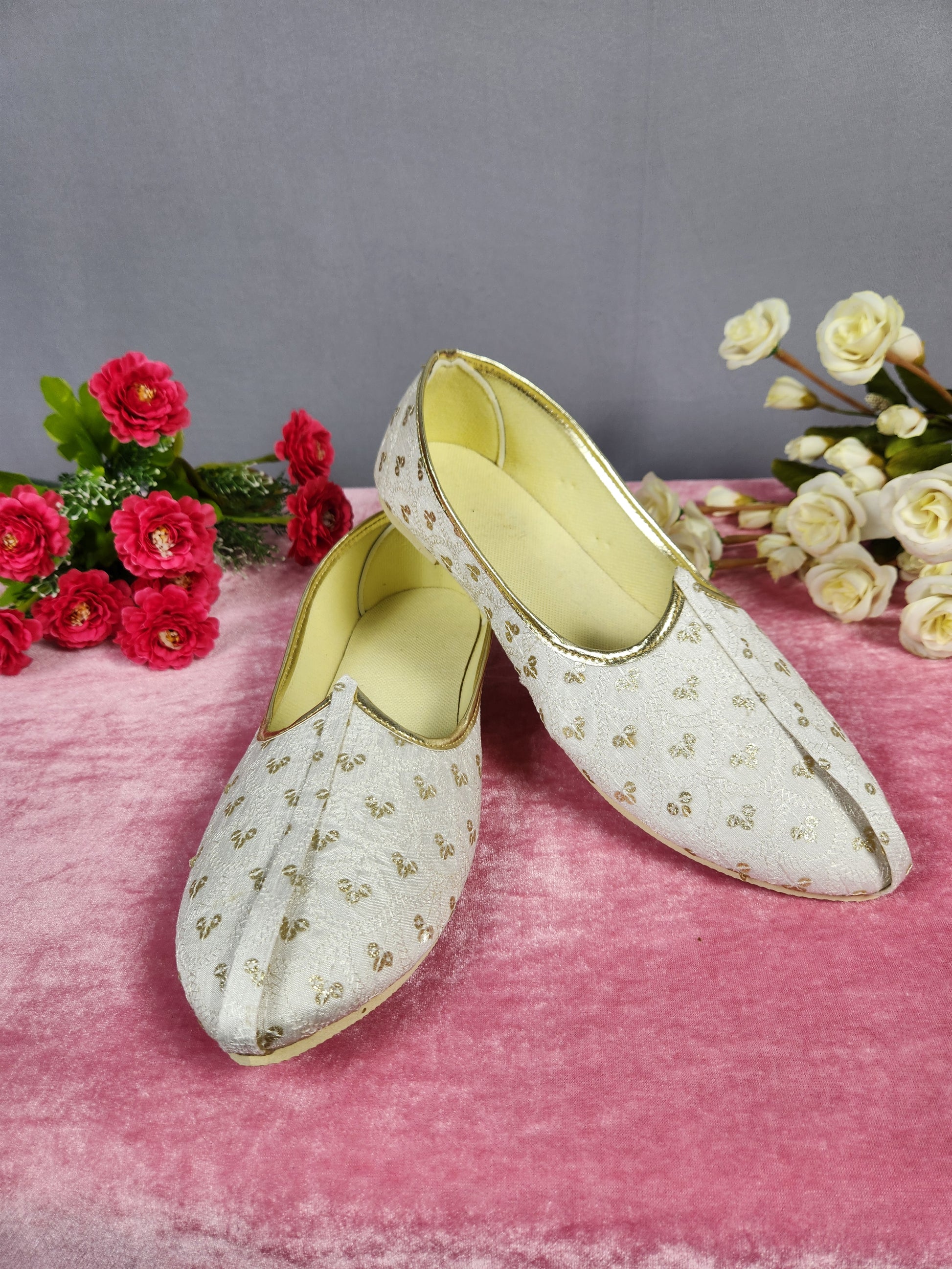White Ethnic Shoes for Men – Designer Indian Jutti & Mojari for Wedding

