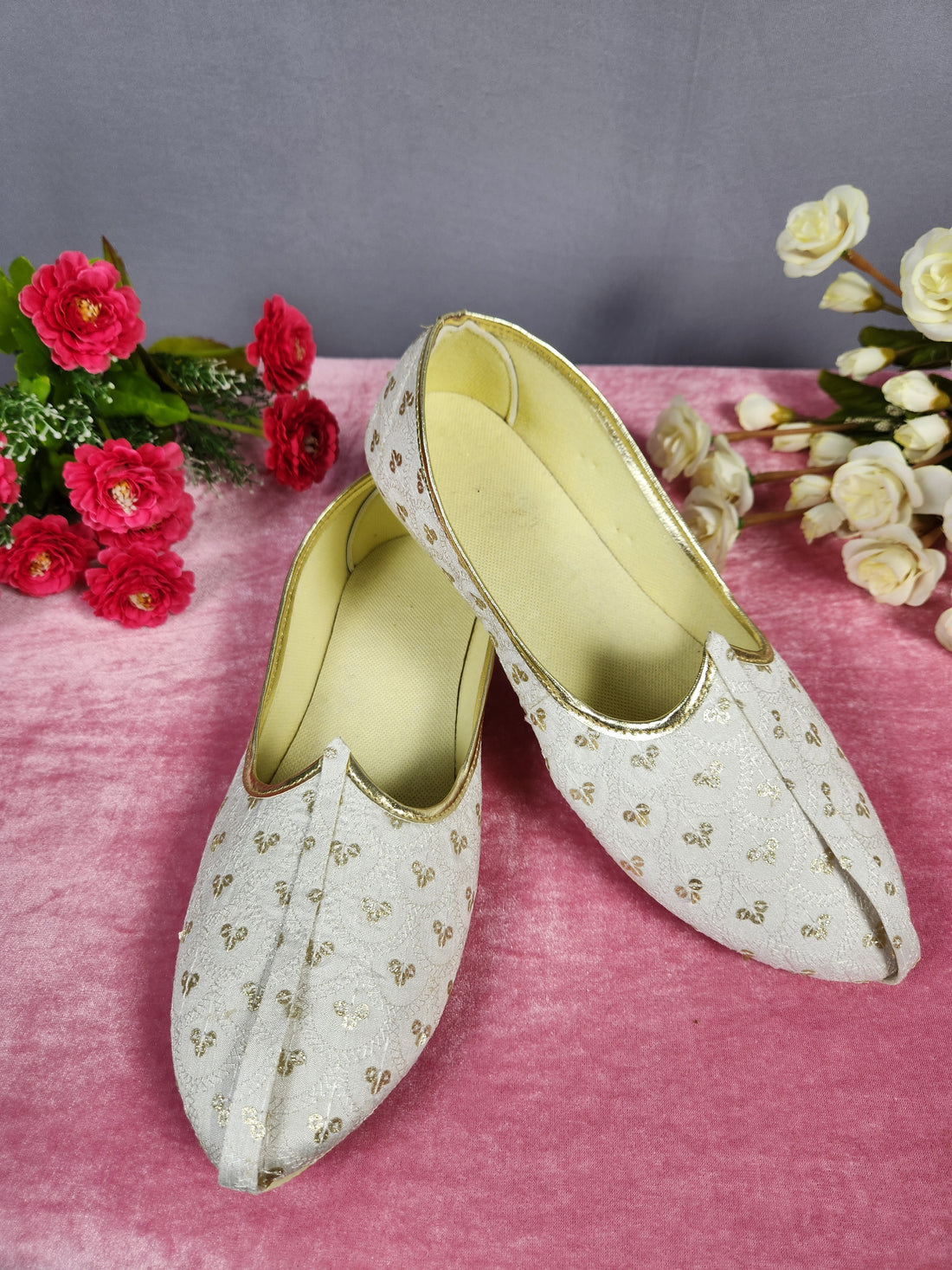White Ethnic Shoes for Men – Designer Indian Jutti & Mojari for Wedding

