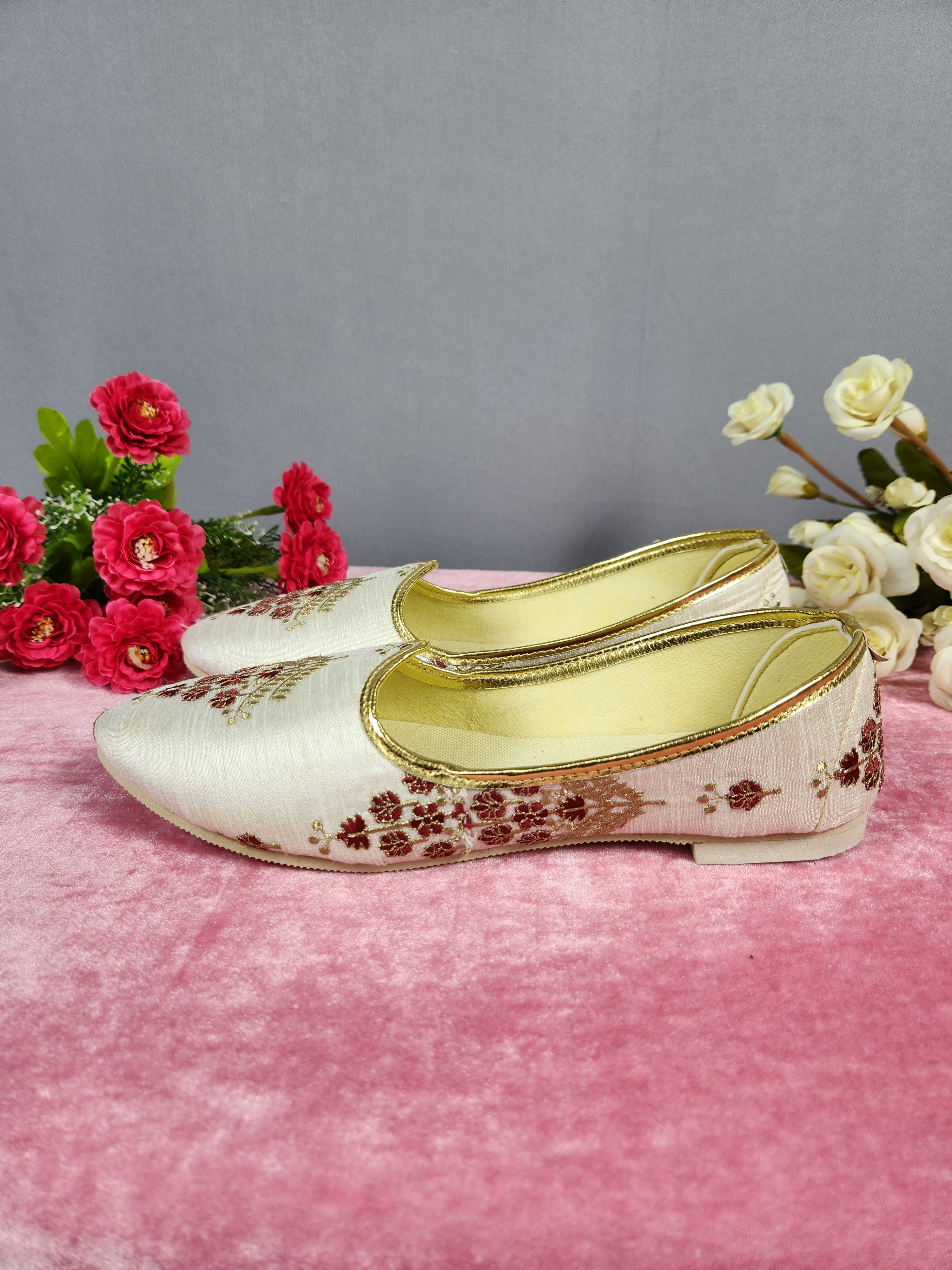White Ethnic Shoes for Men – Designer Indian Jutti & Mojari for Wedding
