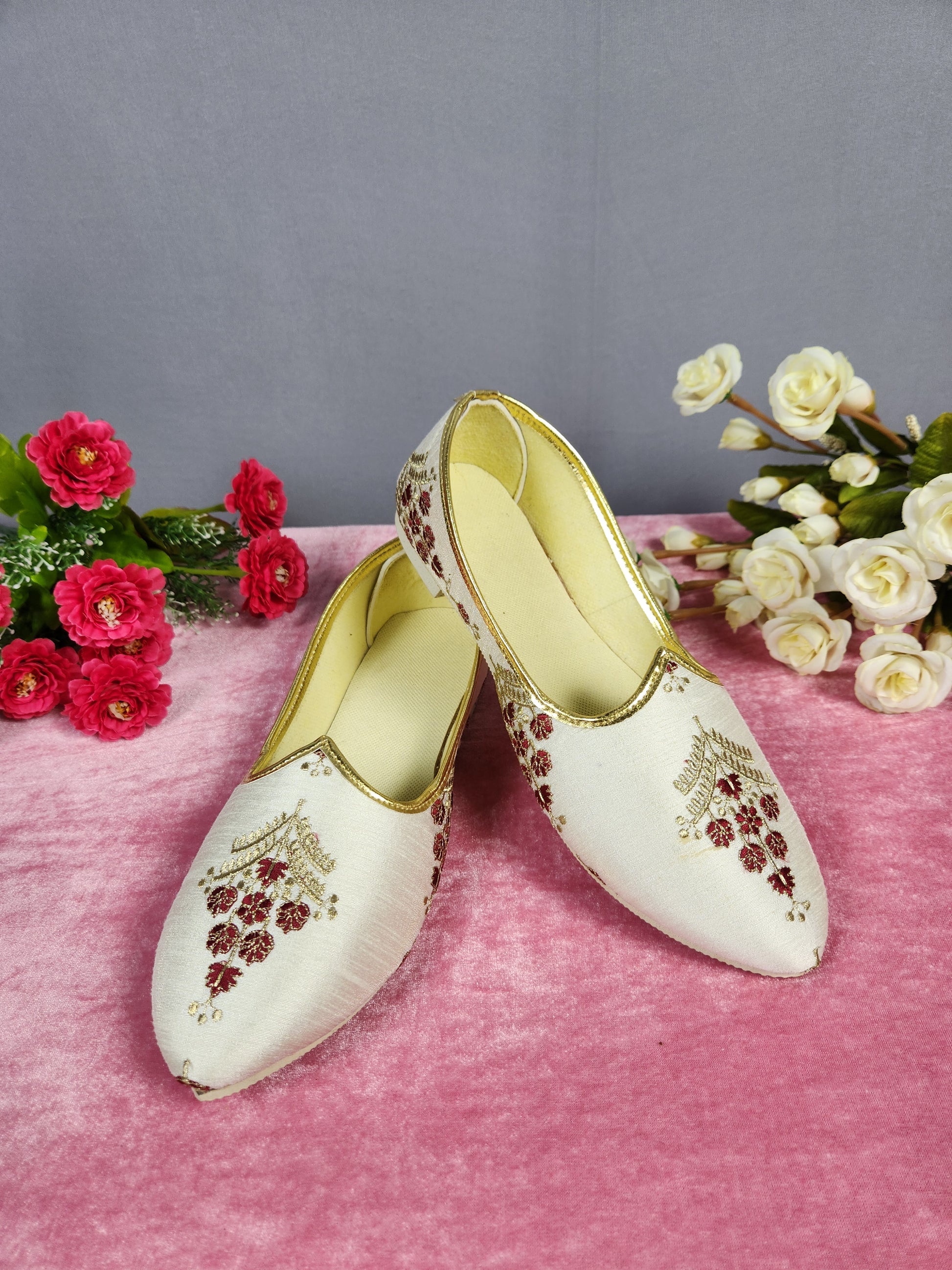 White Ethnic Shoes for Men – Designer Indian Jutti & Mojari for Wedding
