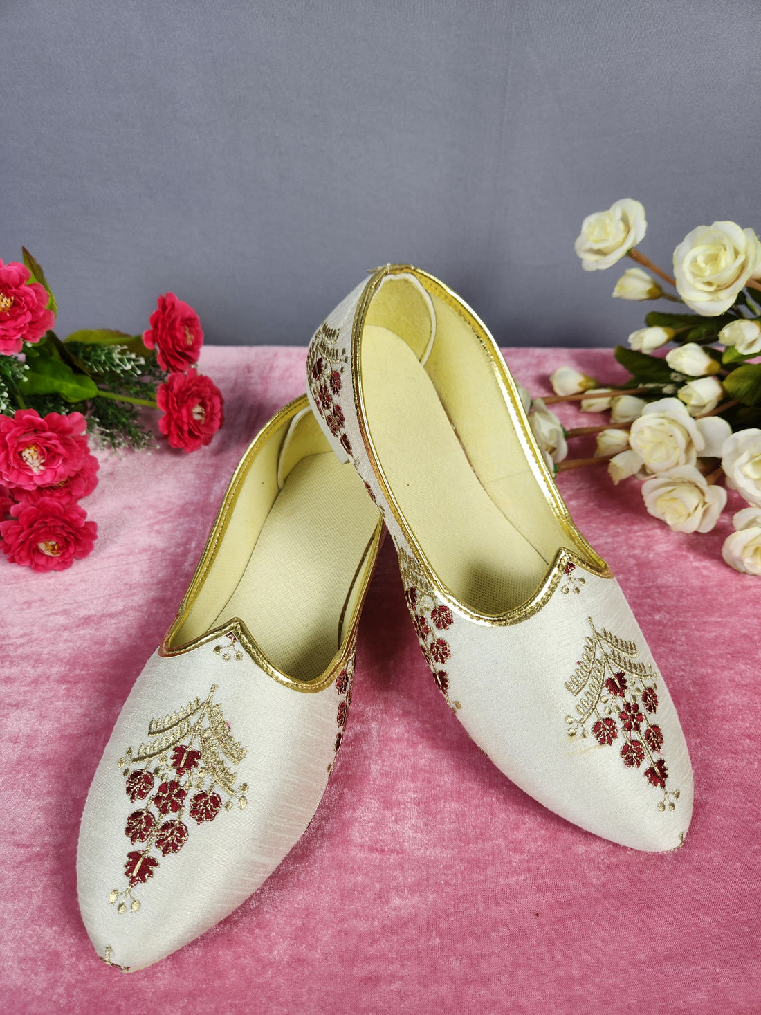 White Ethnic Shoes for Men – Designer Indian Jutti & Mojari for Wedding
