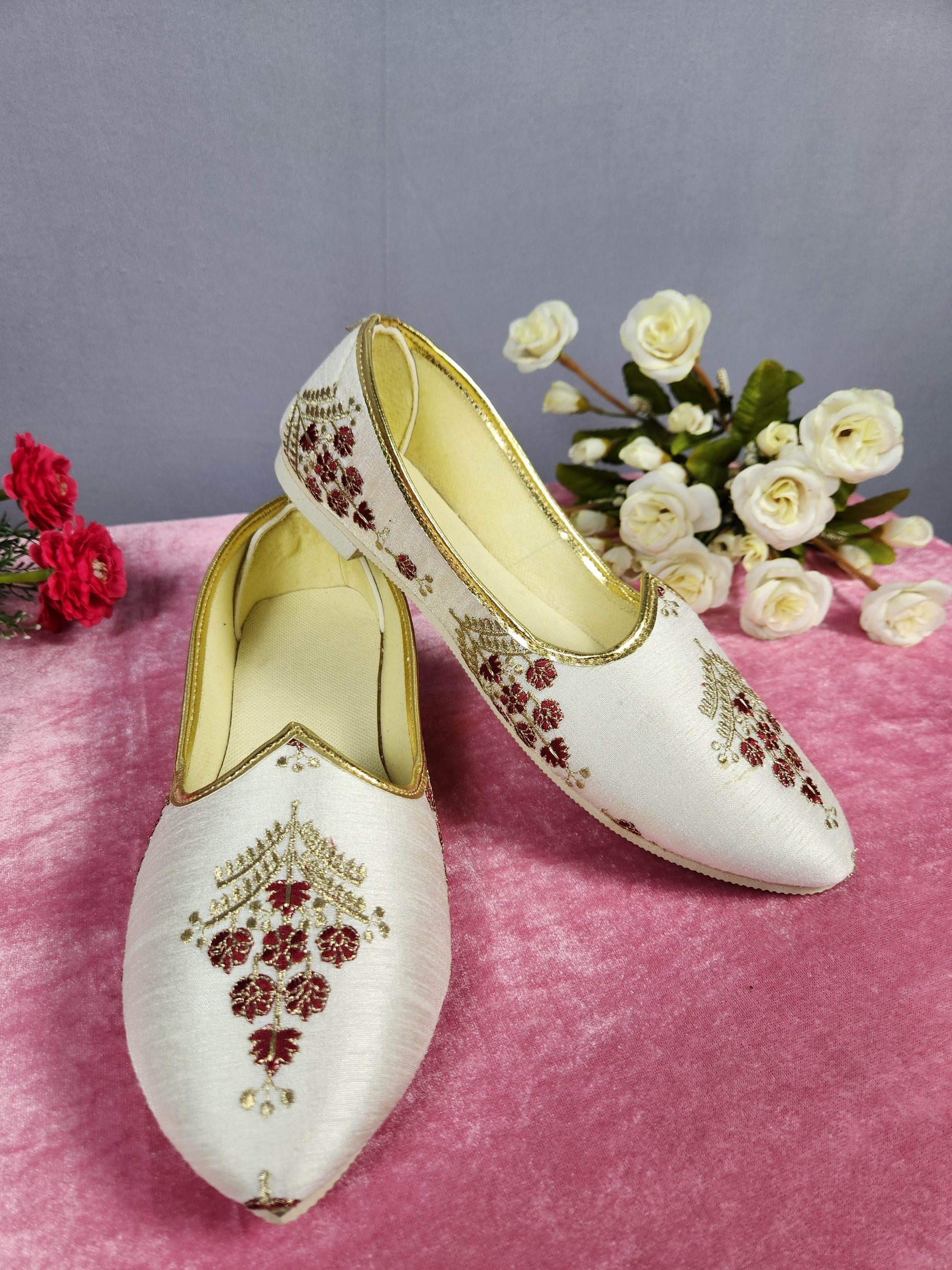 White Ethnic Shoes for Men – Designer Indian Jutti & Mojari for Wedding

