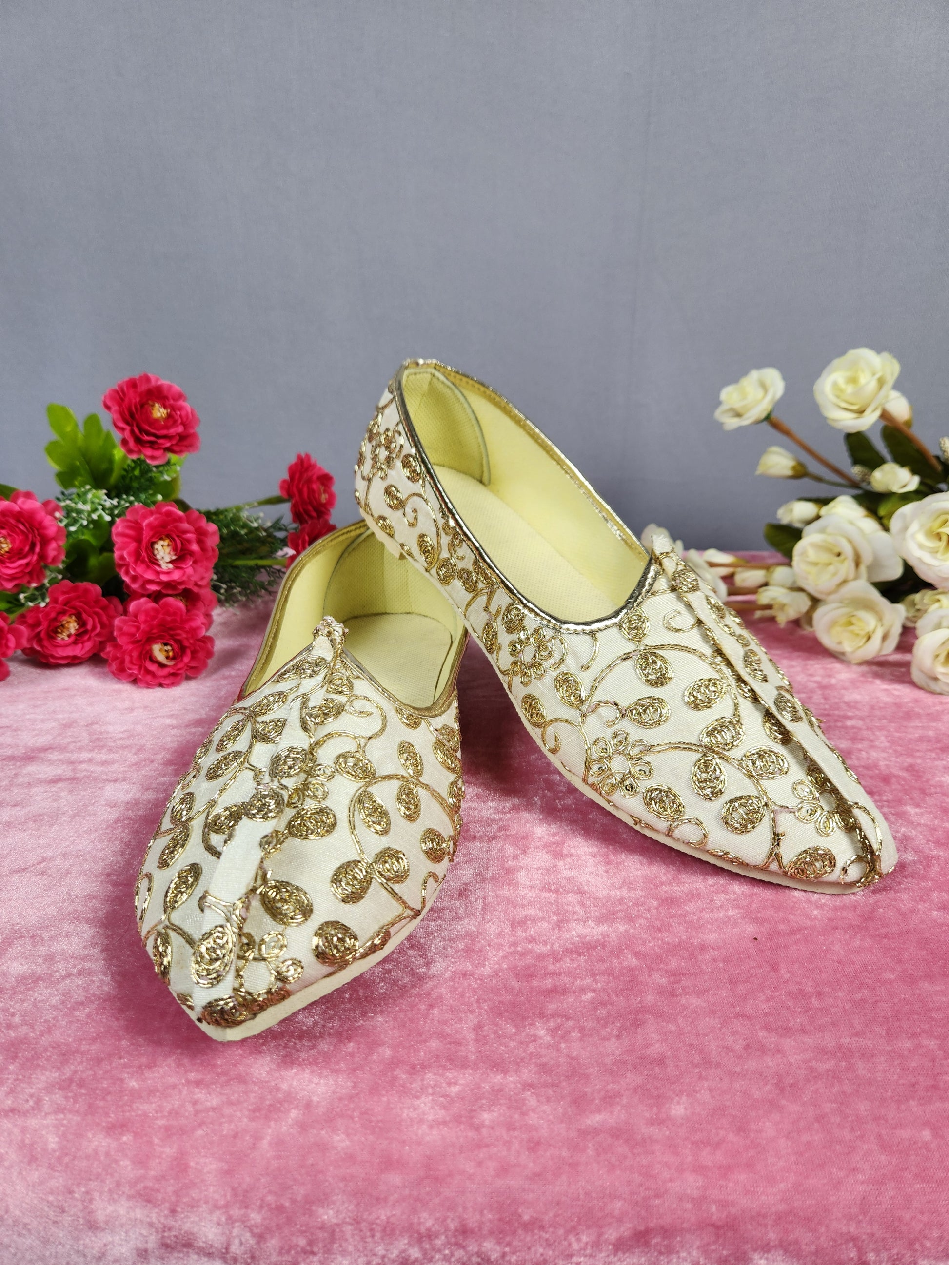White Ethnic Shoes for Men – Designer Indian Jutti & Mojari for Wedding
