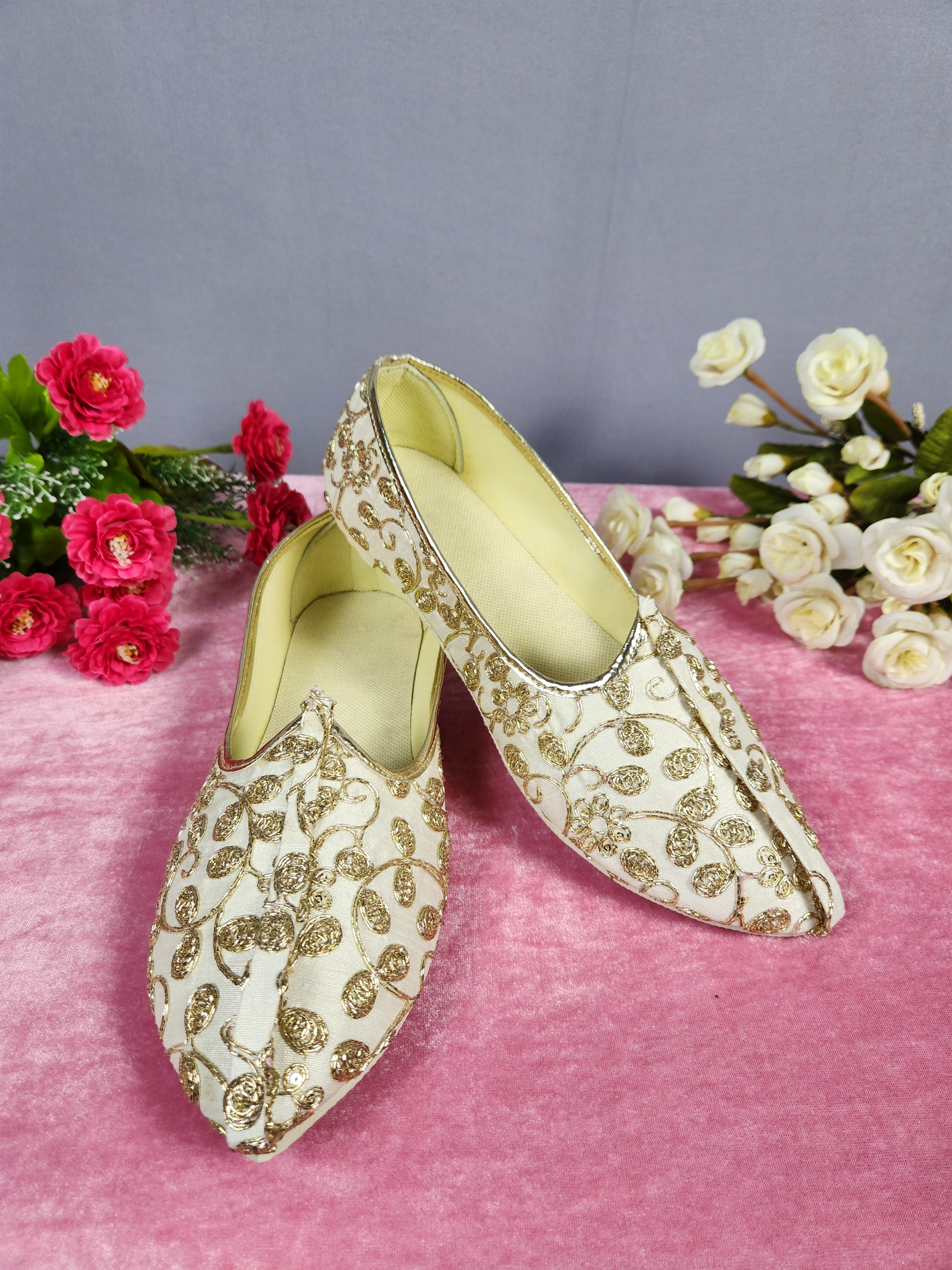 White Ethnic Shoes for Men – Designer Indian Jutti & Mojari for Wedding
