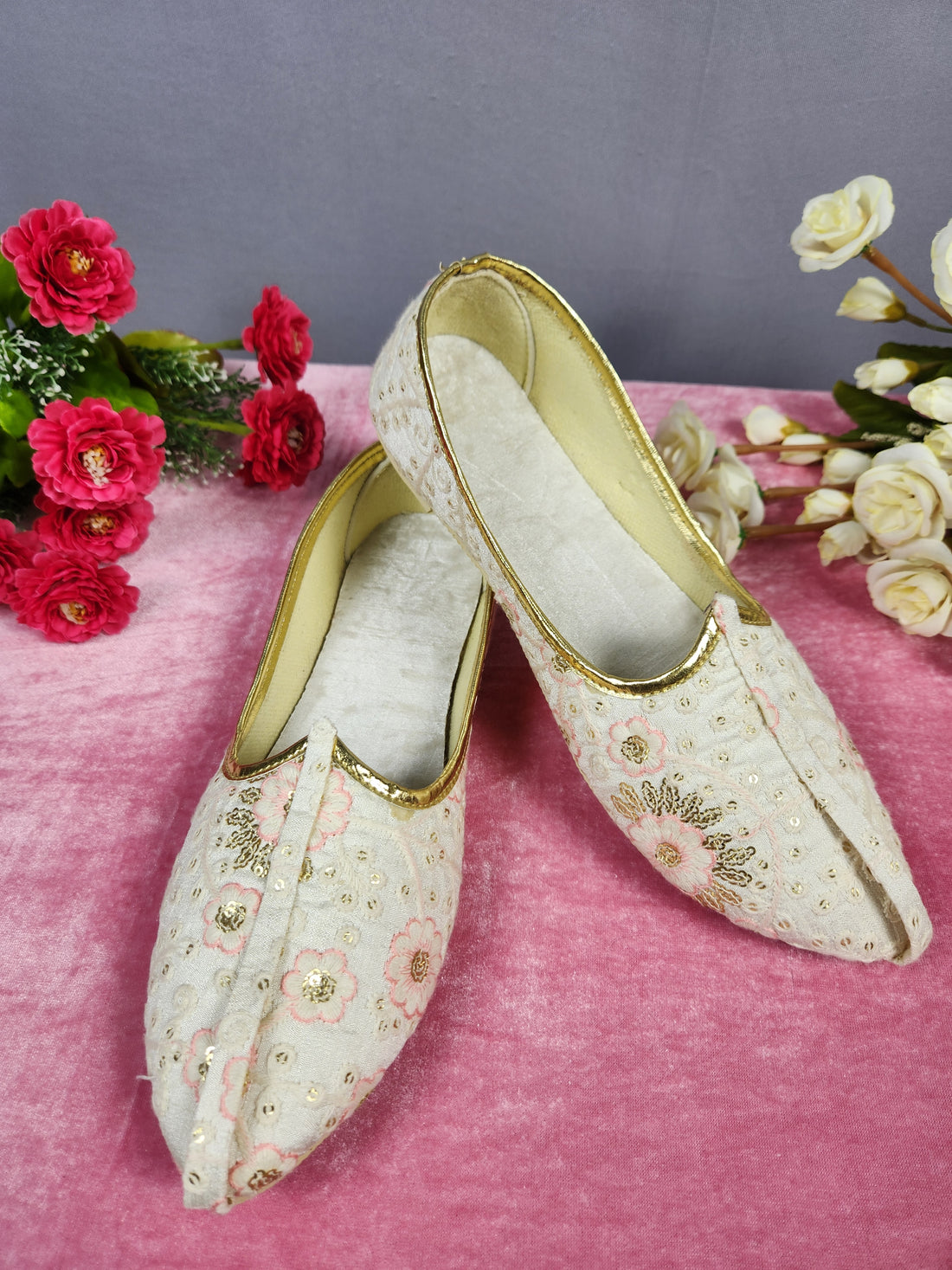 White Ethnic Shoes for Men – Designer Indian Jutti & Mojari for Wedding
