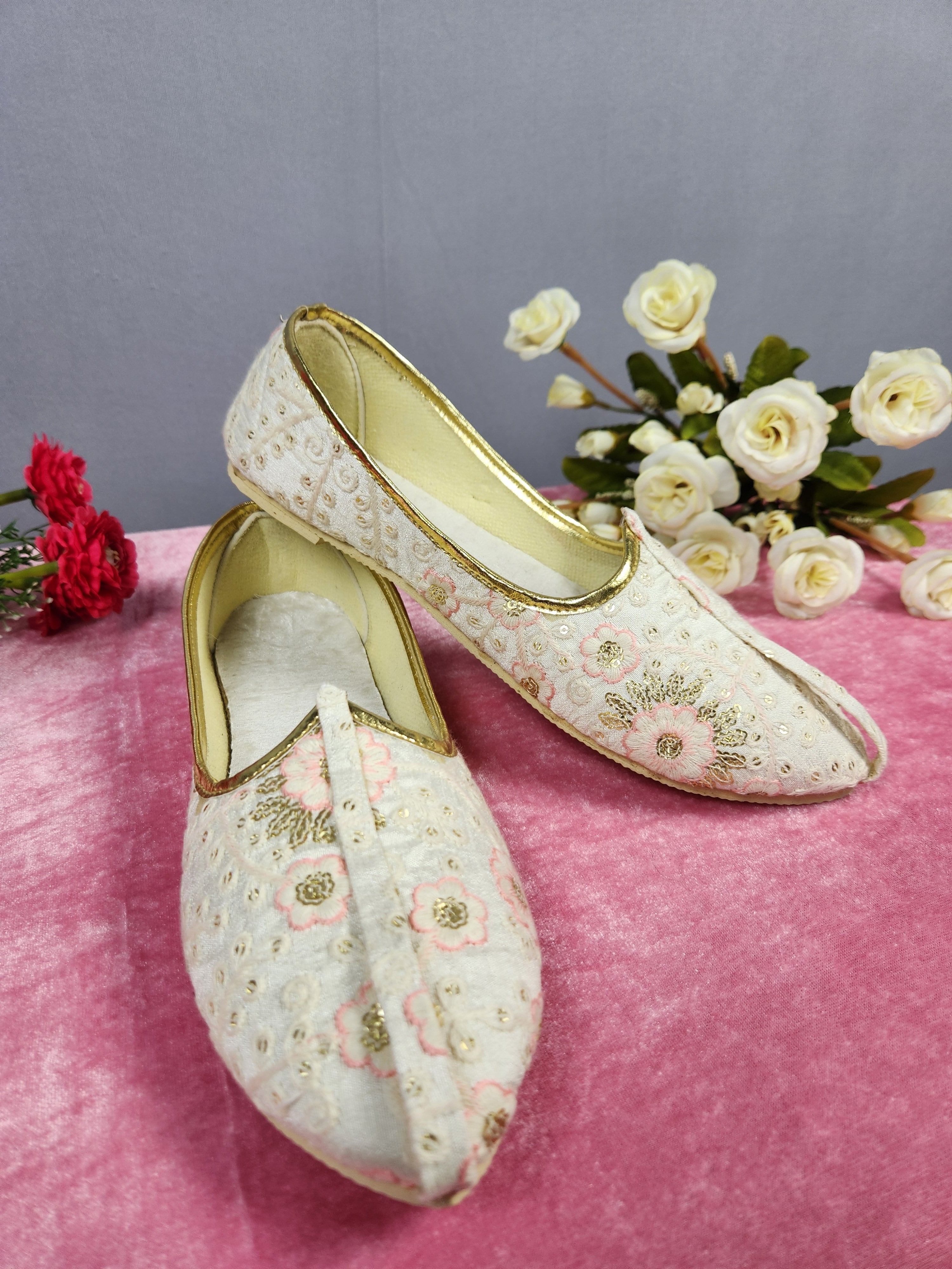 White Ethnic Shoes for Men – Designer Indian Jutti & Mojari for Wedding
