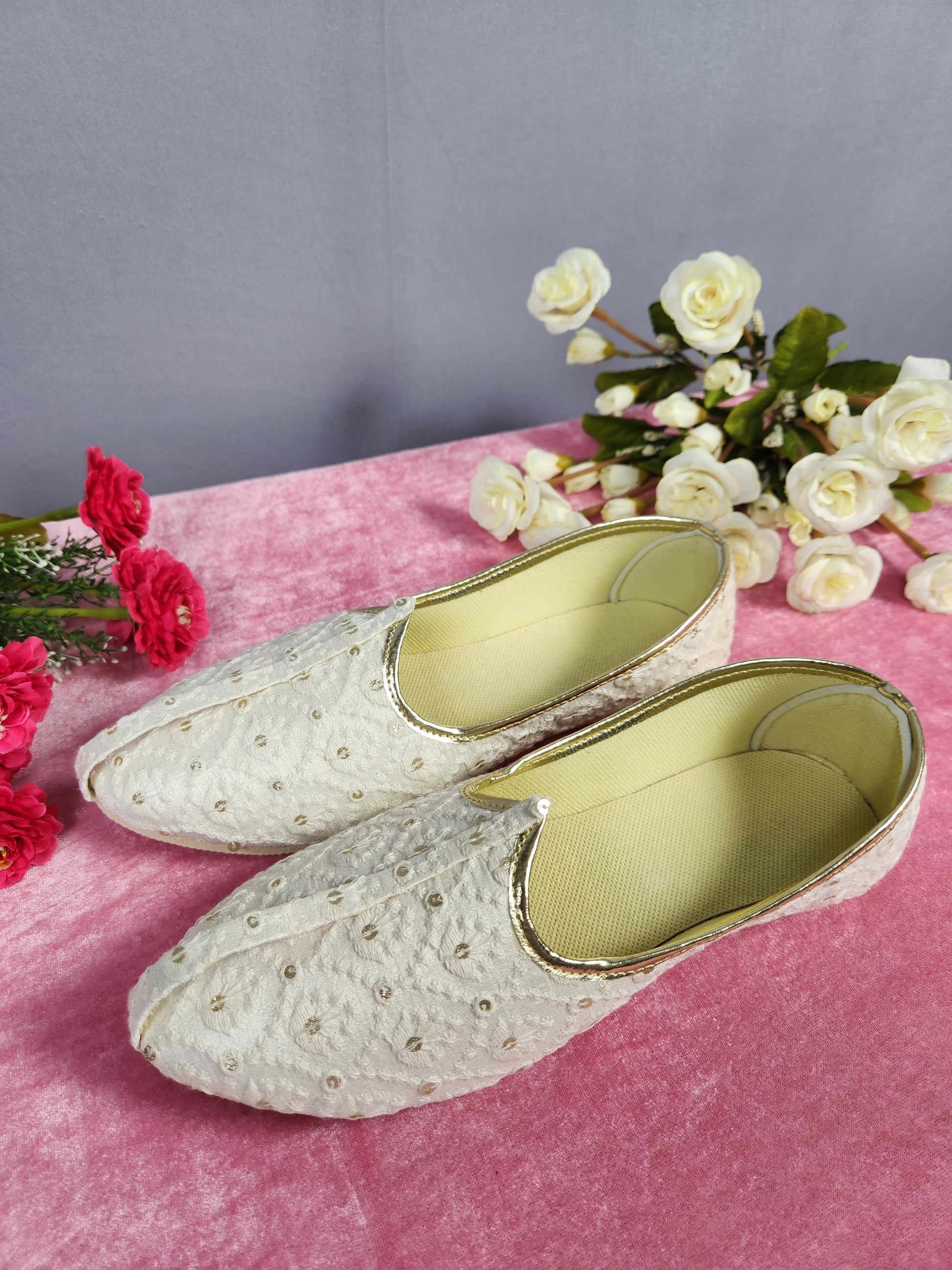 White Ethnic Shoes for Men – Designer Indian Jutti & Mojari for Wedding
