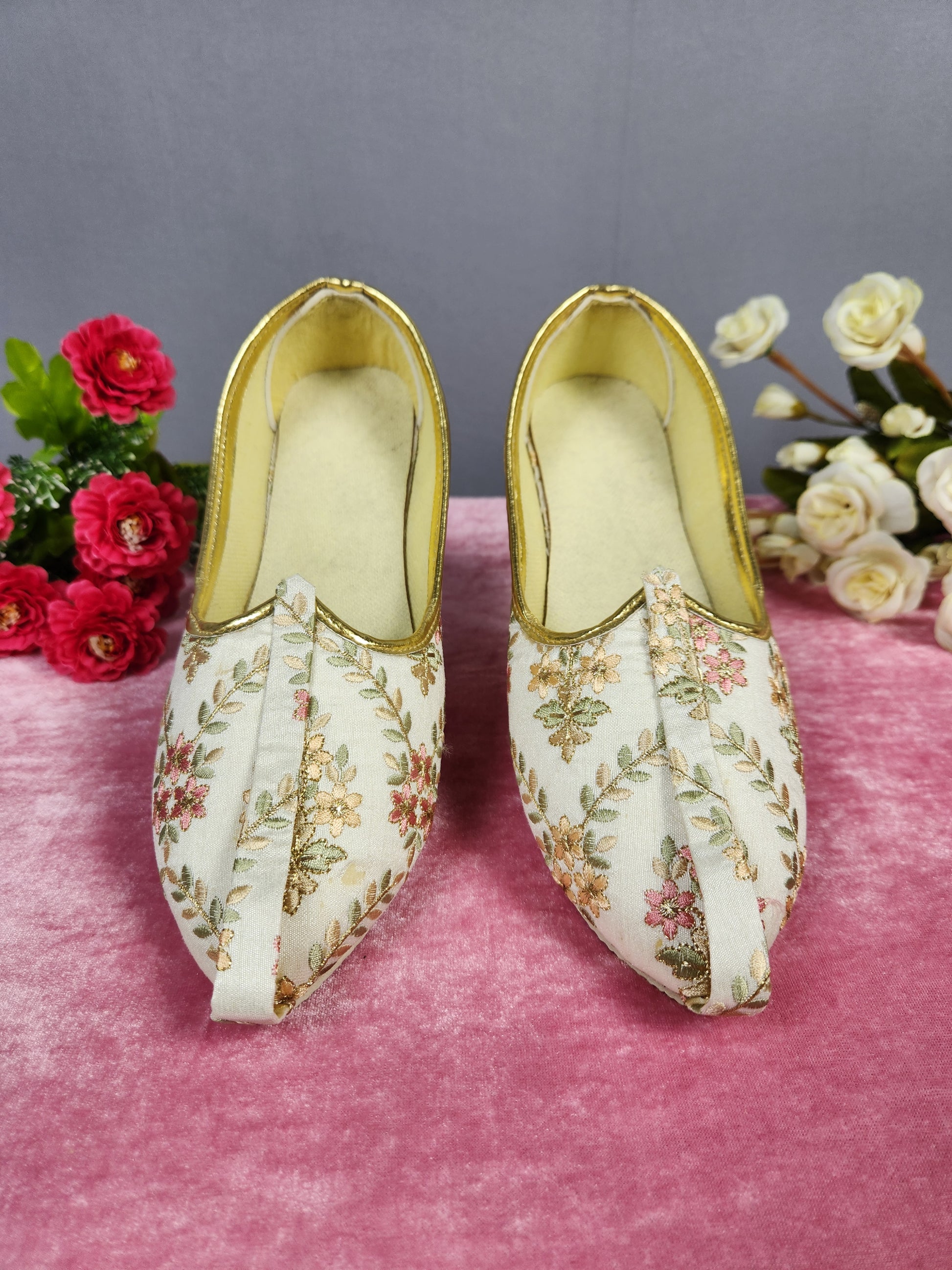 White Ethnic Shoes for Men – Designer Indian Jutti & Mojari for Wedding
