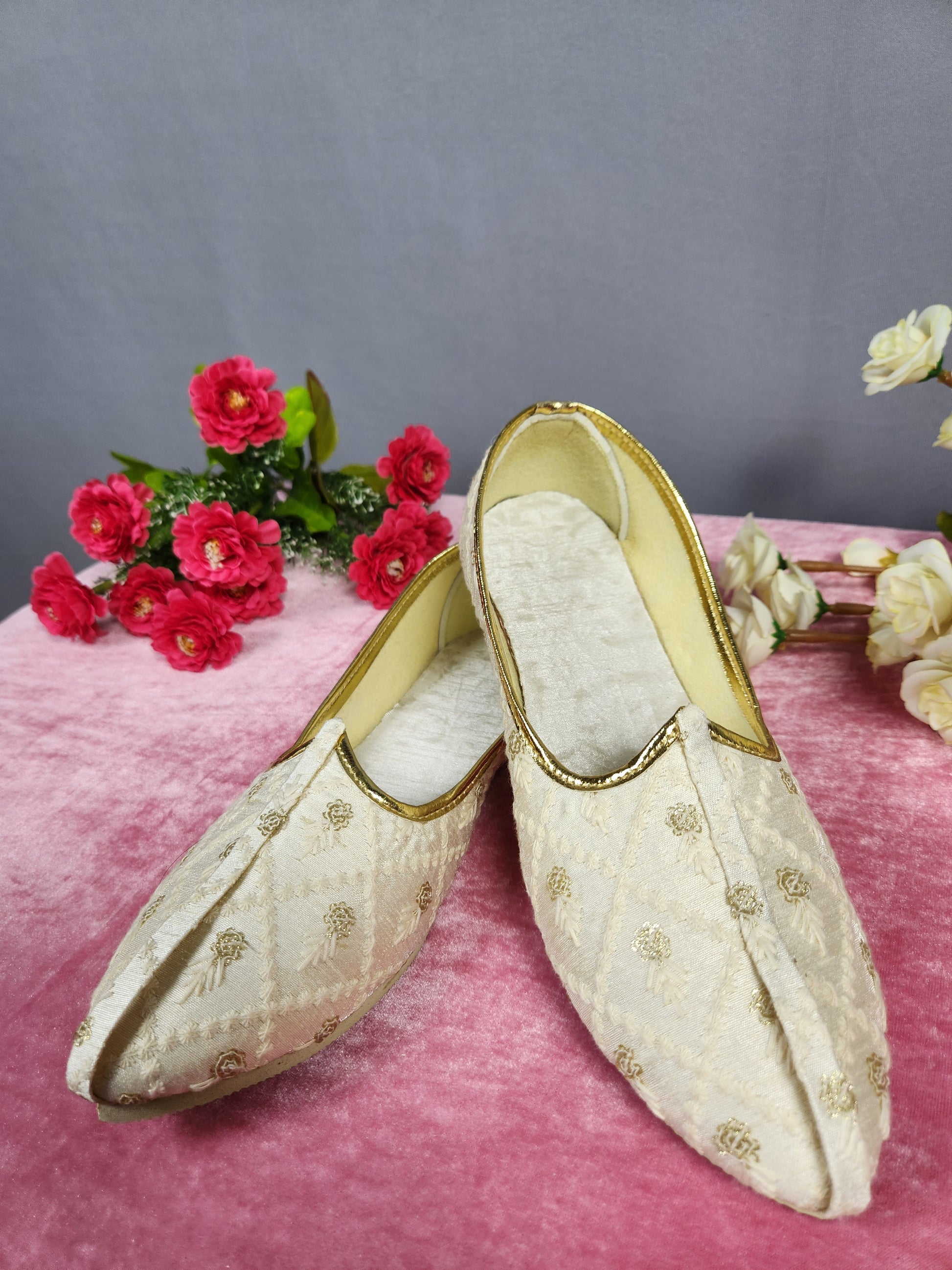 White Ethnic Shoes for Men – Designer Indian Jutti & Mojari for Wedding
