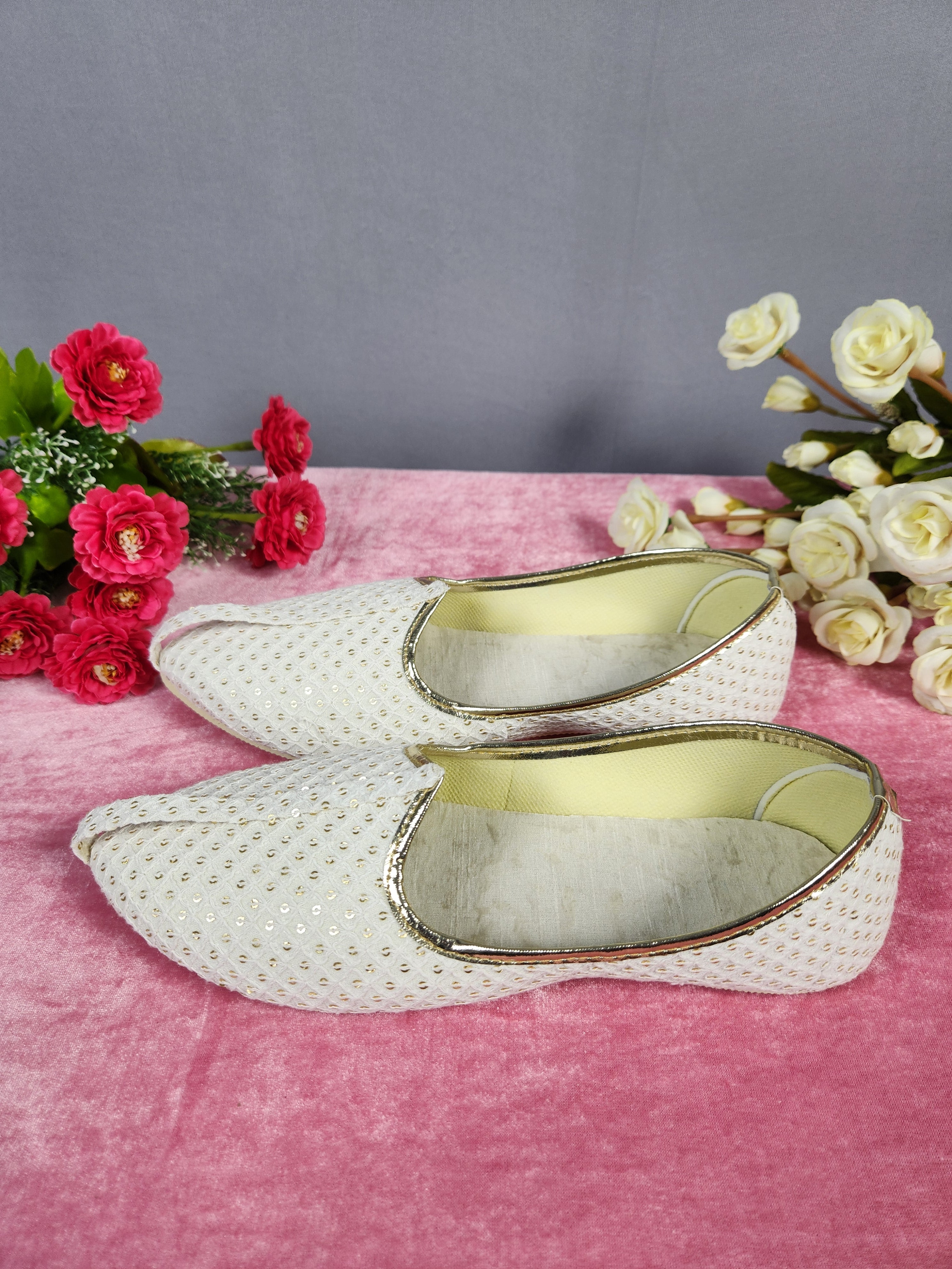 White Ethnic Shoes for Men – Designer Indian Jutti & Mojari for Wedding
